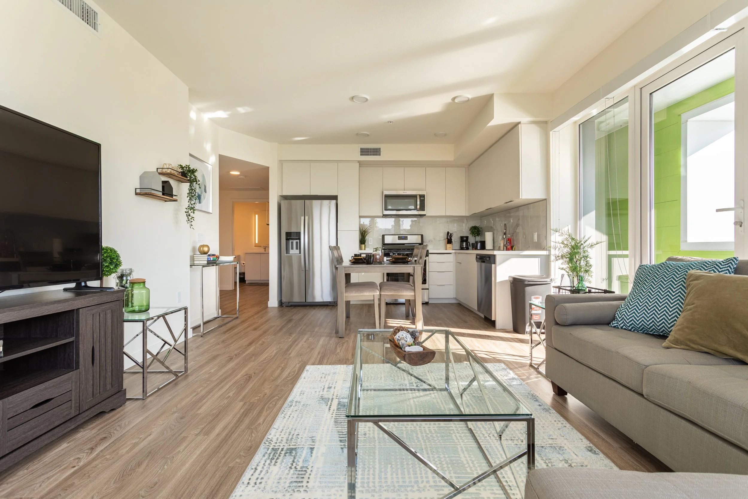 5750 Hollywood Blvd. #409-11.jpg