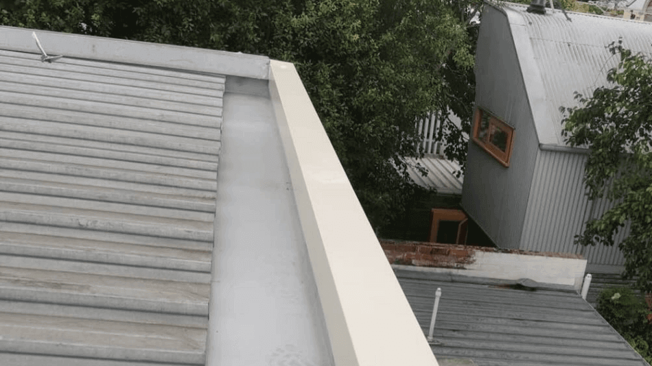 Experienced Melbros plumbers repairing roof and gutter problems in Melbourne