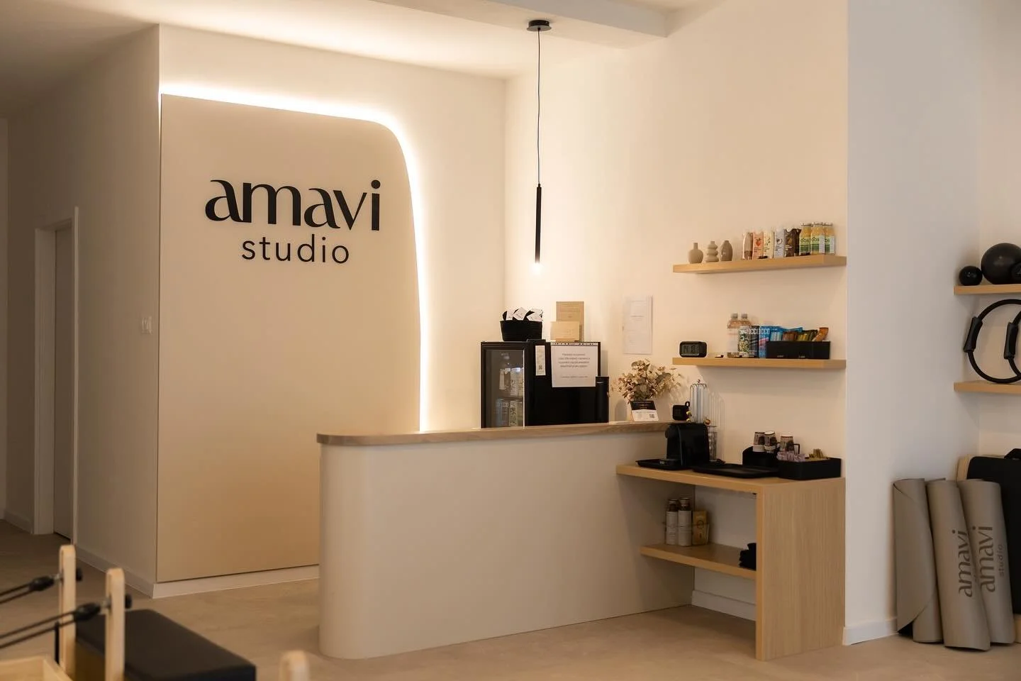 Jedna z na&scaron;ich obľ&uacute;ben&yacute;ch realiz&aacute;cii 🤩 Dovol&iacute;me si tvrdiť že t&aacute;to realizacia @amavipilatesstudio sa te&scaron;&iacute; &uacute;spech medzi n&aacute;v&scaron;tevn&iacute;kmi, ktor&iacute; sa do tohto pr&iacut