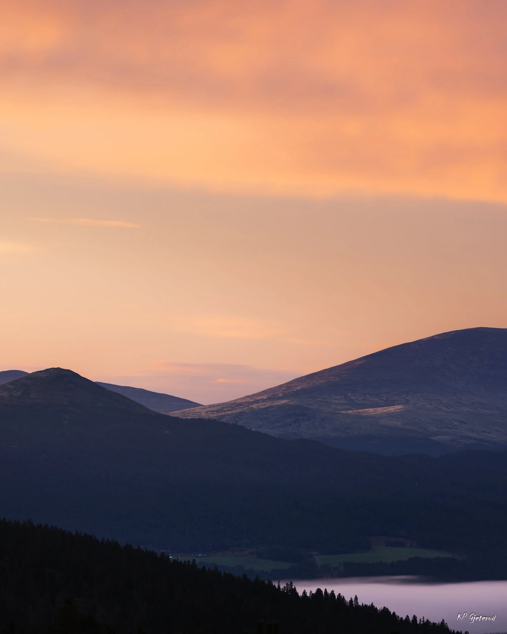 Fjell og lys Lemonsjøen aug 25-1.jpg