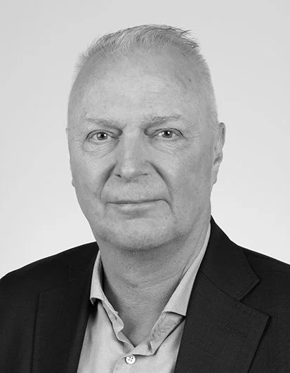 Lawyer, lögfræðingur, sérfræðingur í innheimtu slysabóta, hjálpar fólki að sækja bætur ef það hefur lentí slysi eins og t.d. bílslysi, umferðarslysi, vinnuslysi, frítímaslysi. 