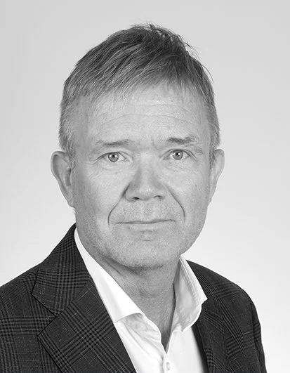 Lawyer, lögfræðingur, sérfræðingur í innheimtu slysabóta, hjálpar fólki að sækja bætur ef það hefur lentí slysi eins og t.d. bílslysi, umferðarslysi, vinnuslysi, frítímaslysi. 