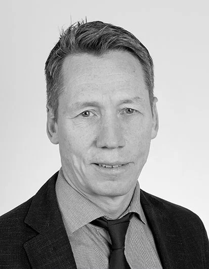 Lawyer, lögfræðingur, sérfræðingur í innheimtu slysabóta, hjálpar fólki að sækja bætur ef það hefur lentí slysi eins og t.d. bílslysi, umferðarslysi, vinnuslysi, frítímaslysi. 