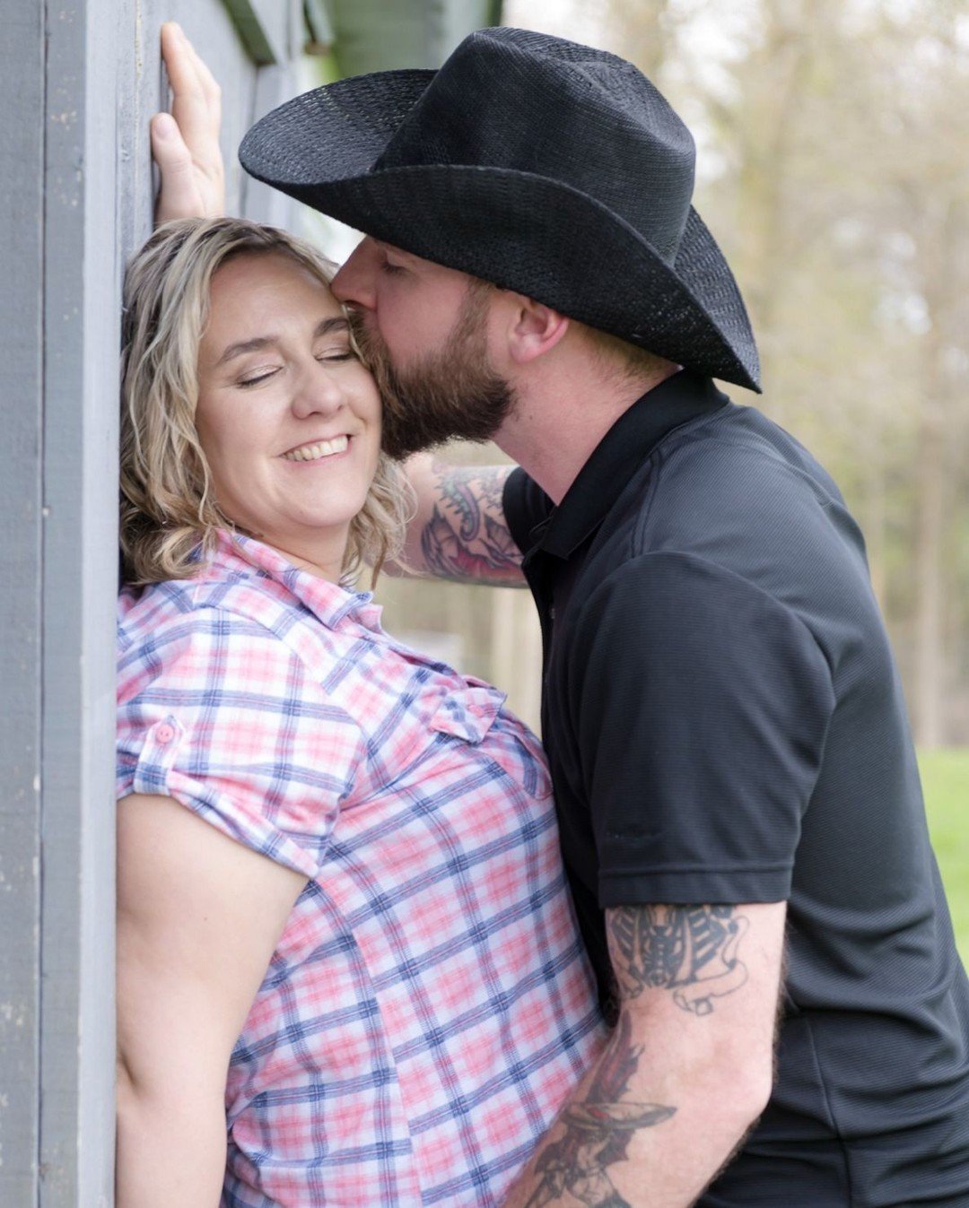 Sneak Peek Time - Had an absolute blast last night with these two lovebirds on their farm inspired engagement sessions. 

Can't wait to have you guys in studio this Thursday to see more of what we created!