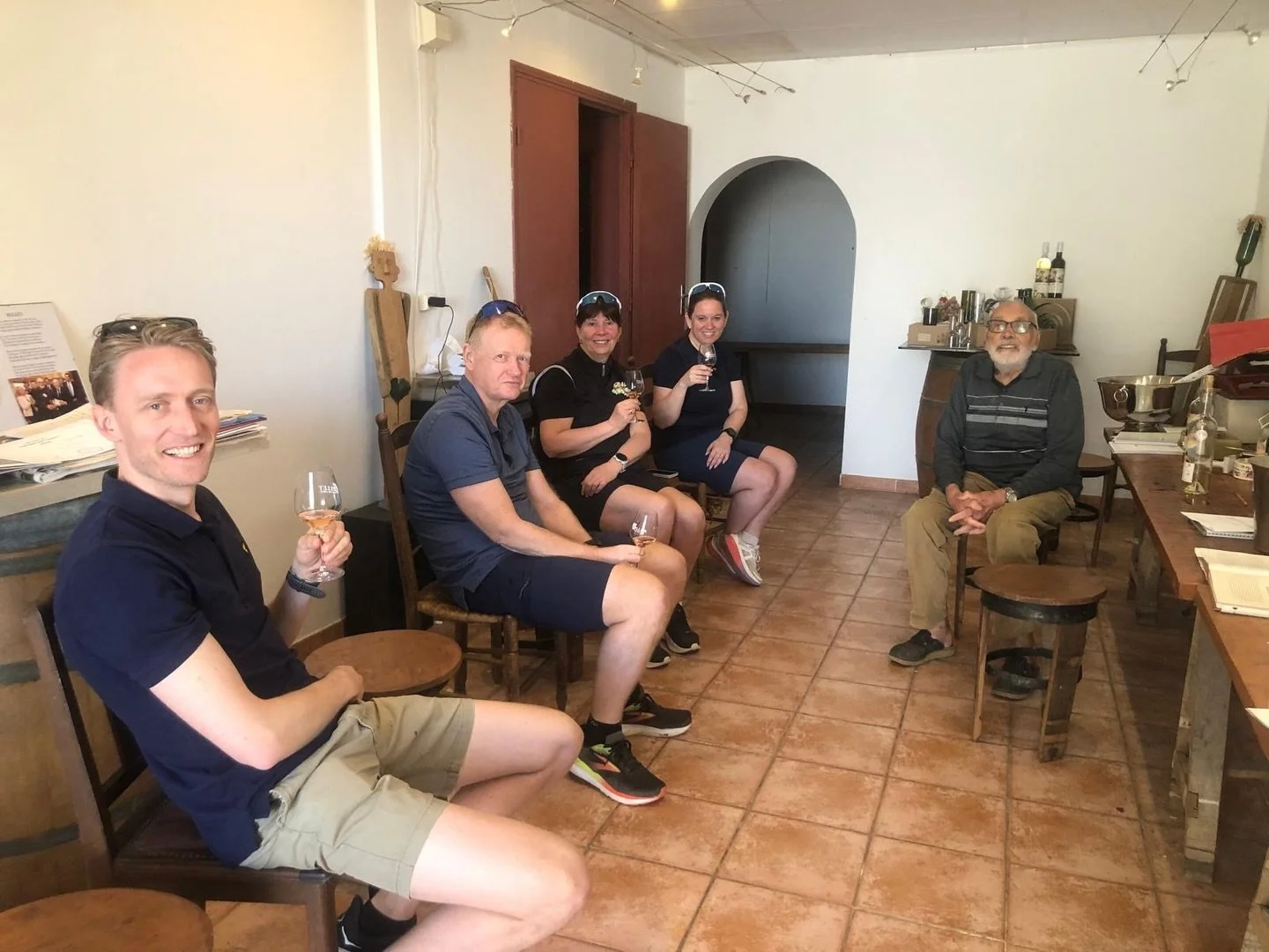 From Norway to ros&eacute; in the South of France&mdash;and a moment with the winemaker 🇳🇴➡️🍷
This is what team building looks like in the South of France: authentic, relaxed, unforgettable #WineExperience #TeamBuilding #privatetours #WineTasting 