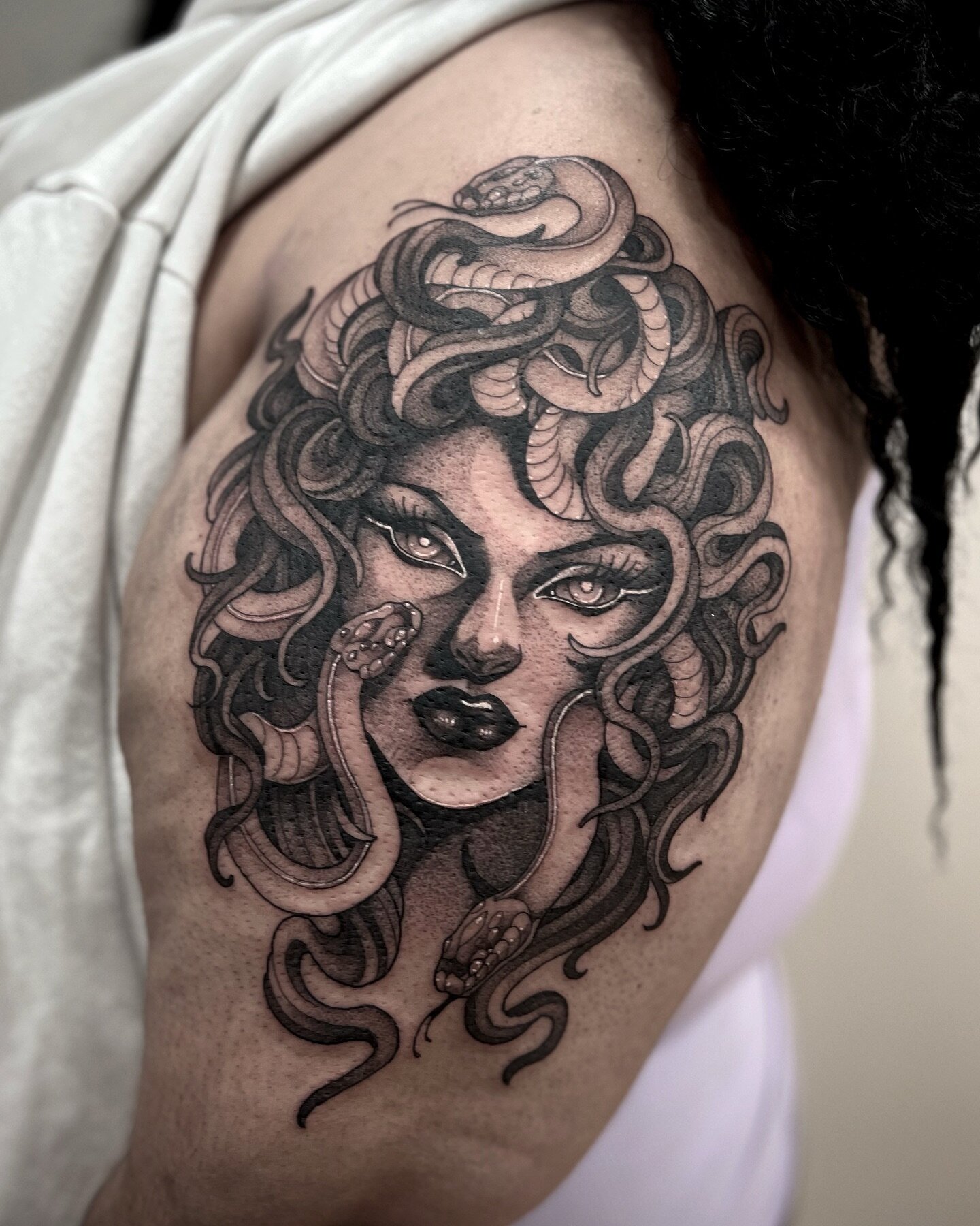 Medusa head for my first piece at @take.heart.tattoo this week 😊 Thank you Tabatha!! 🐍 
.
.
.
.
#medusatattoo #medusa #greekmythologytattoo #mythologytattoo #ladyfacetattoo #snaketattoo #goldenordertattoo #nhink #nhtattooers #nhtattoo #nhartists #n