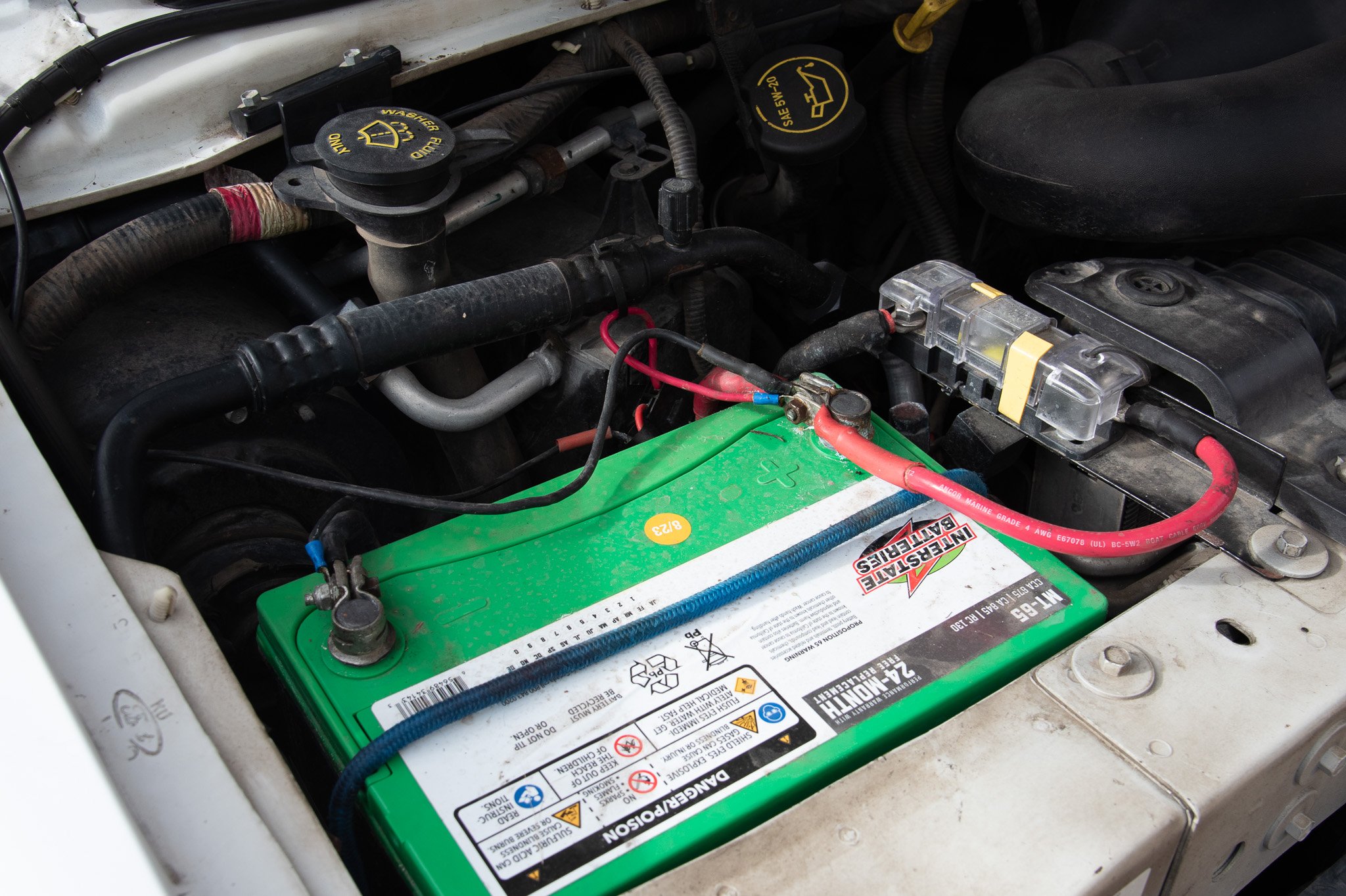 new battery fall 2023 (fuse is for battery combiner - house electric system gets charged while you drive!)