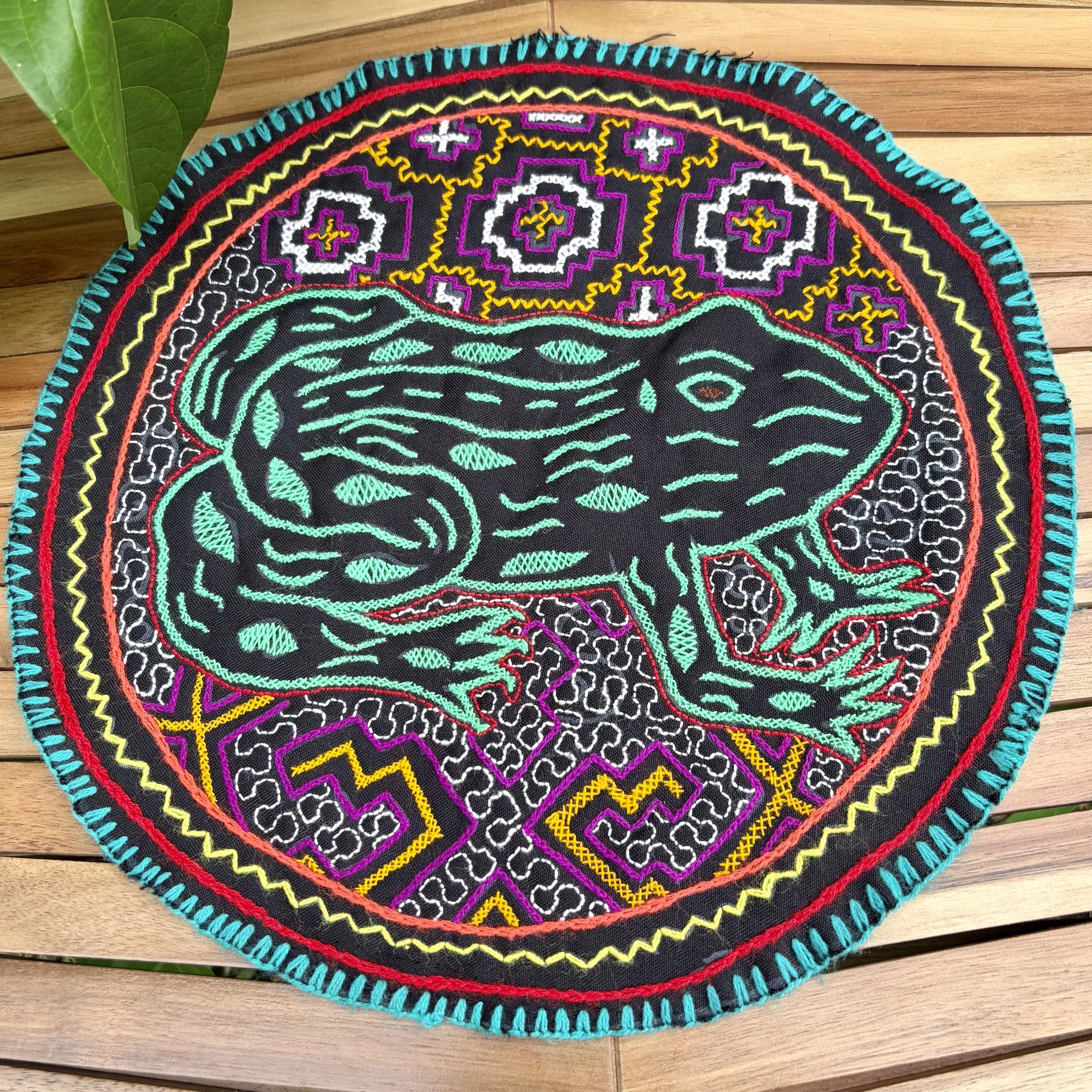 Shipibo Embroidery - Circular Tela - Kambo Frog
