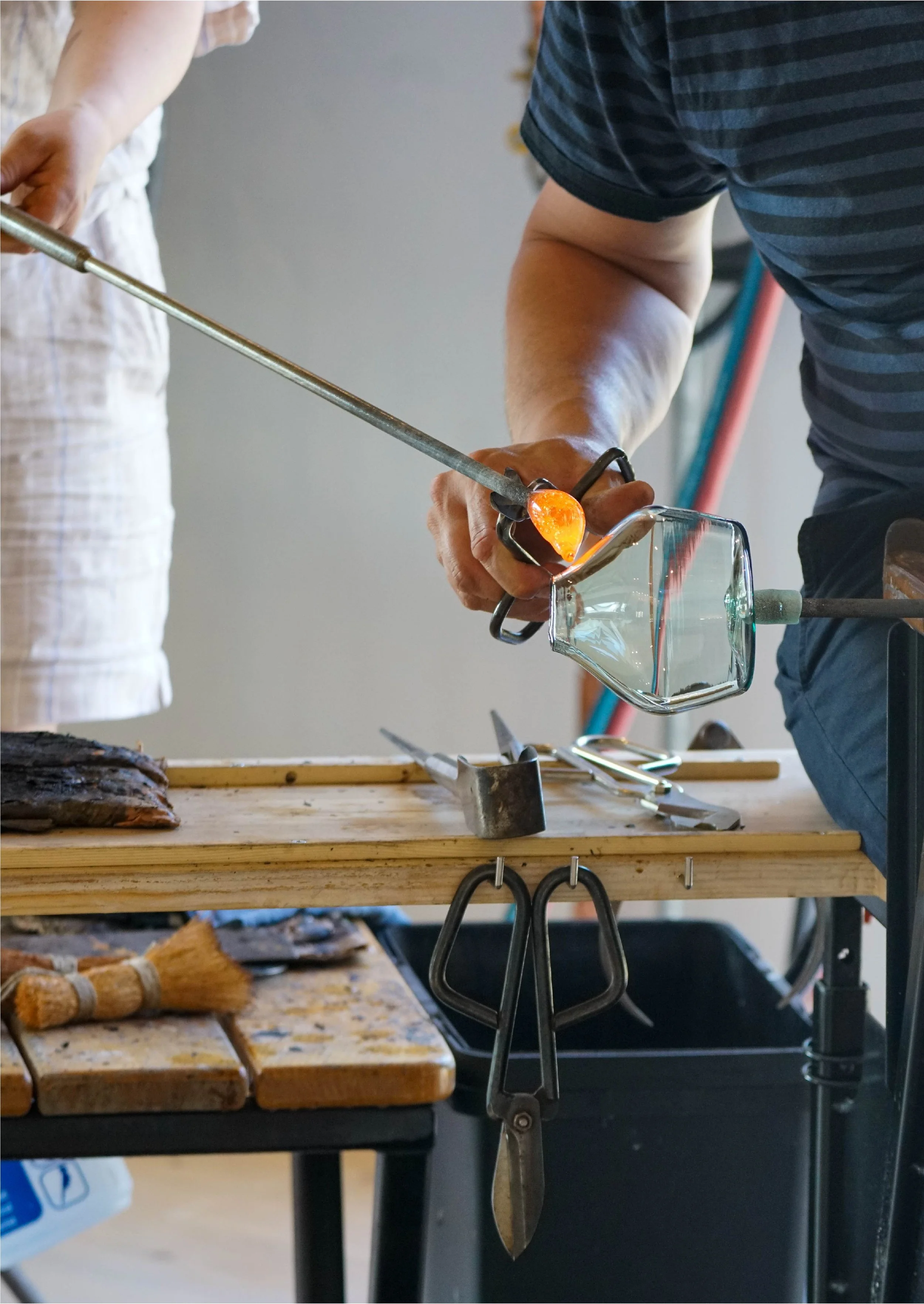 Glas værksted — Glød Glas Studio Glaspusteri Bornholm, DK