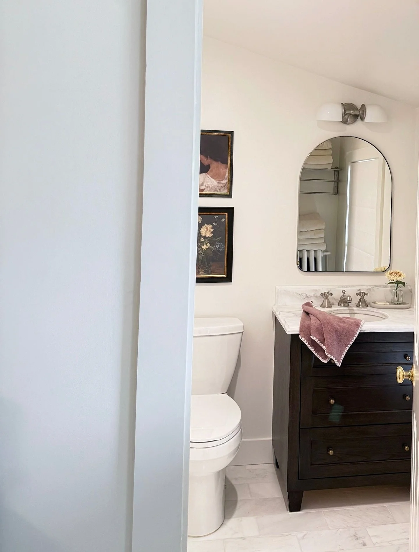 We’re in the mood for a bathroom that feels like a retreat, and this one definitely does.
In this renovation, we meticulously blended timeless materials with refined details to craft a space that exudes both tranquility and sophistication. 
A