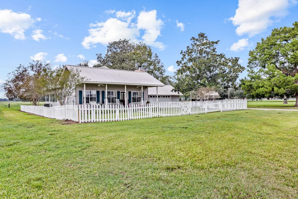 3-web-or-mls-8438 Dudley Rd-3.jpg