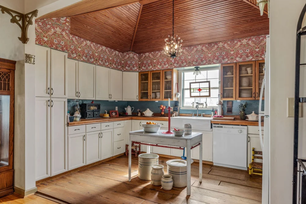 13-web-or-mls-8438 Dudley Rd-13.jpg