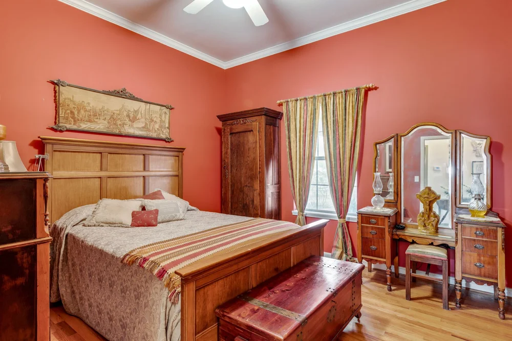 20-web-or-mls-8438 Dudley Rd-20.jpg