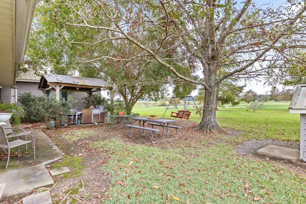 32-web-or-mls-8438 Dudley Rd-32.jpg