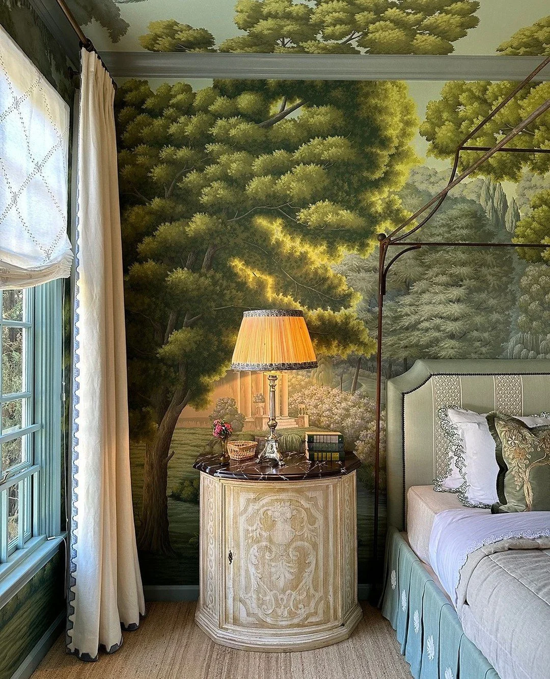 Biophilic design has to do with incorporating nature into the built environment. On my recent trip to LA, I absolutely fell in love with this bedroom wrapped in @degournay⁠
wallpaper. Short of sleeping in a forest, this is the next best thing (and it