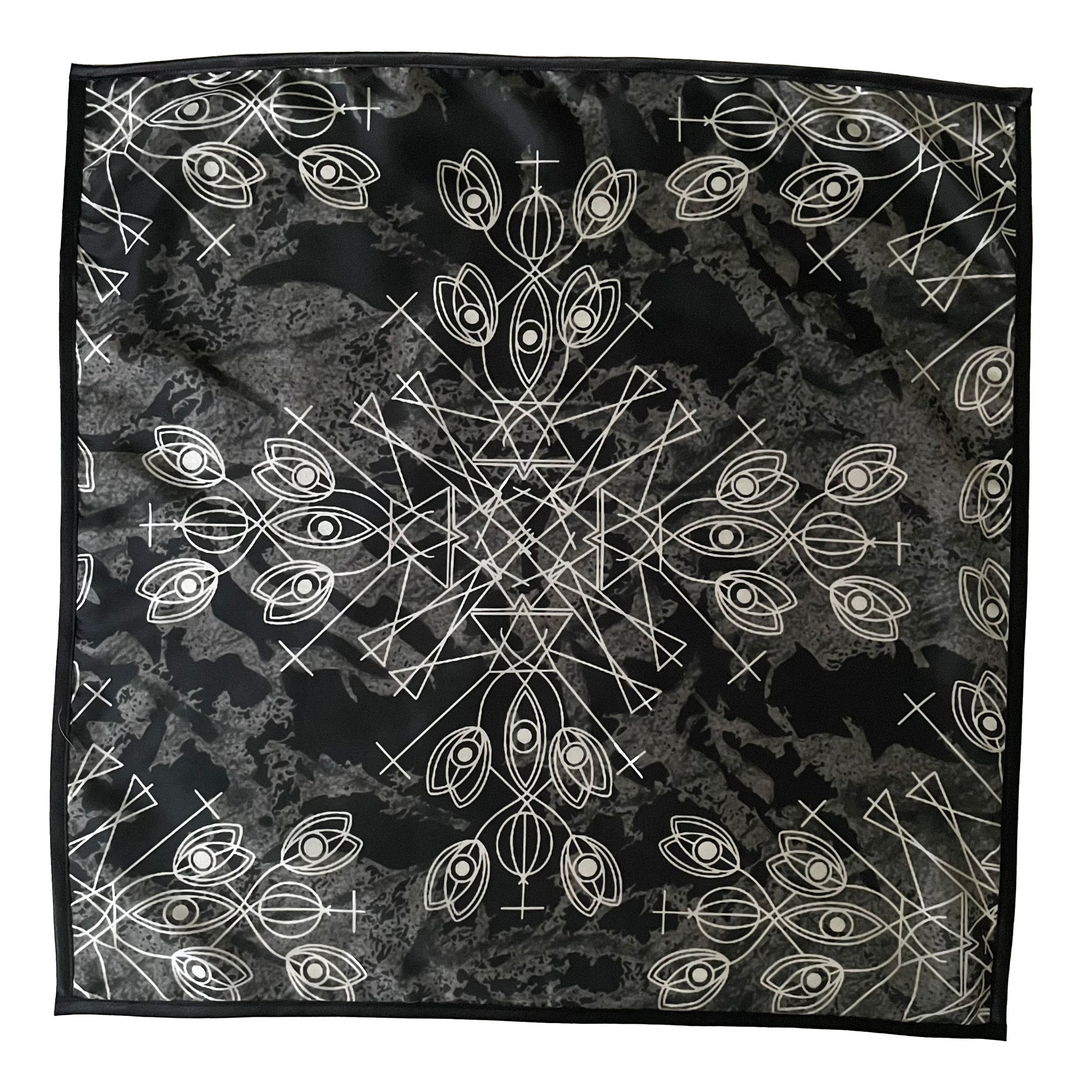 LIMITED EDITION 70 SILK SCARF 000192