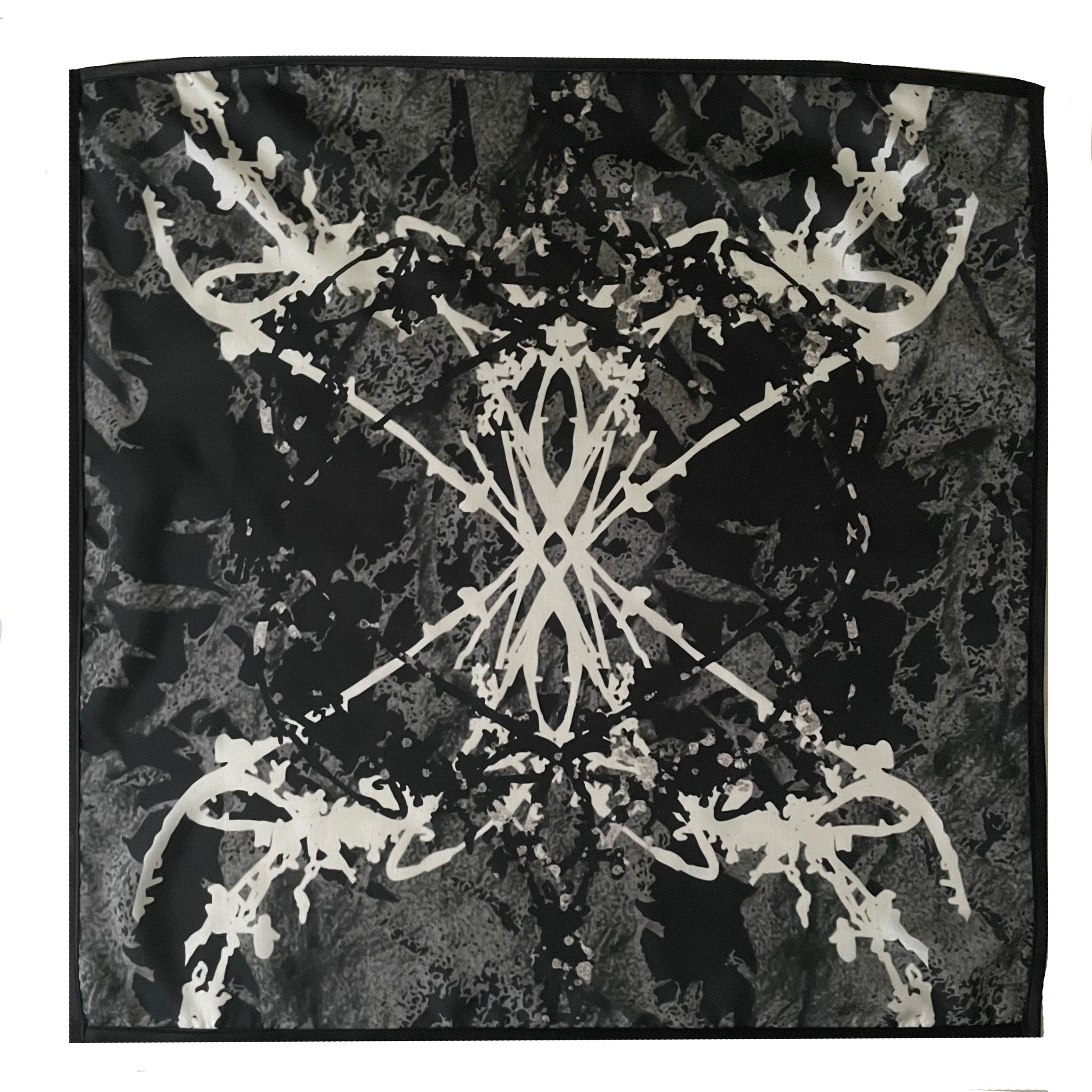 LIMITED EDITION 70 SILK SCARF 000194