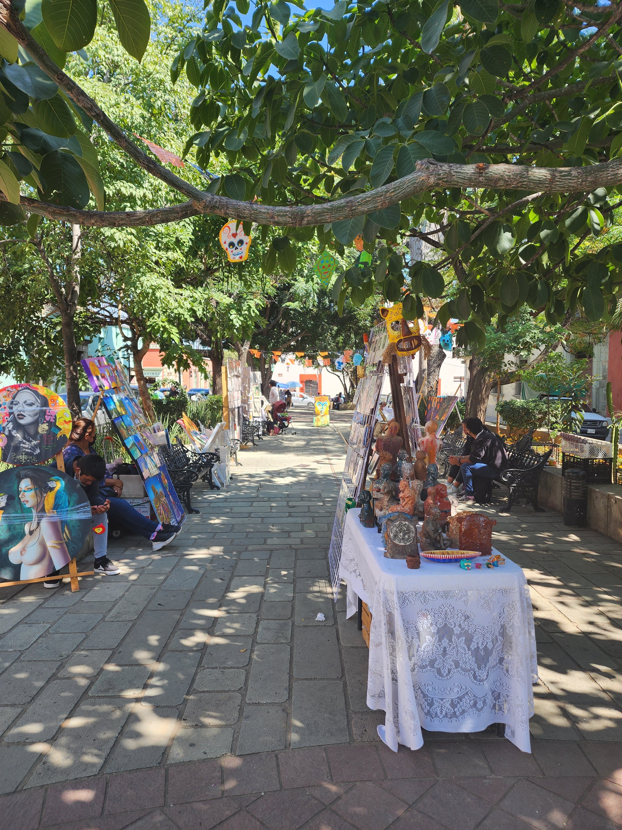 Outdoor_Art_Market_Oaxaca_Mexico.jpg