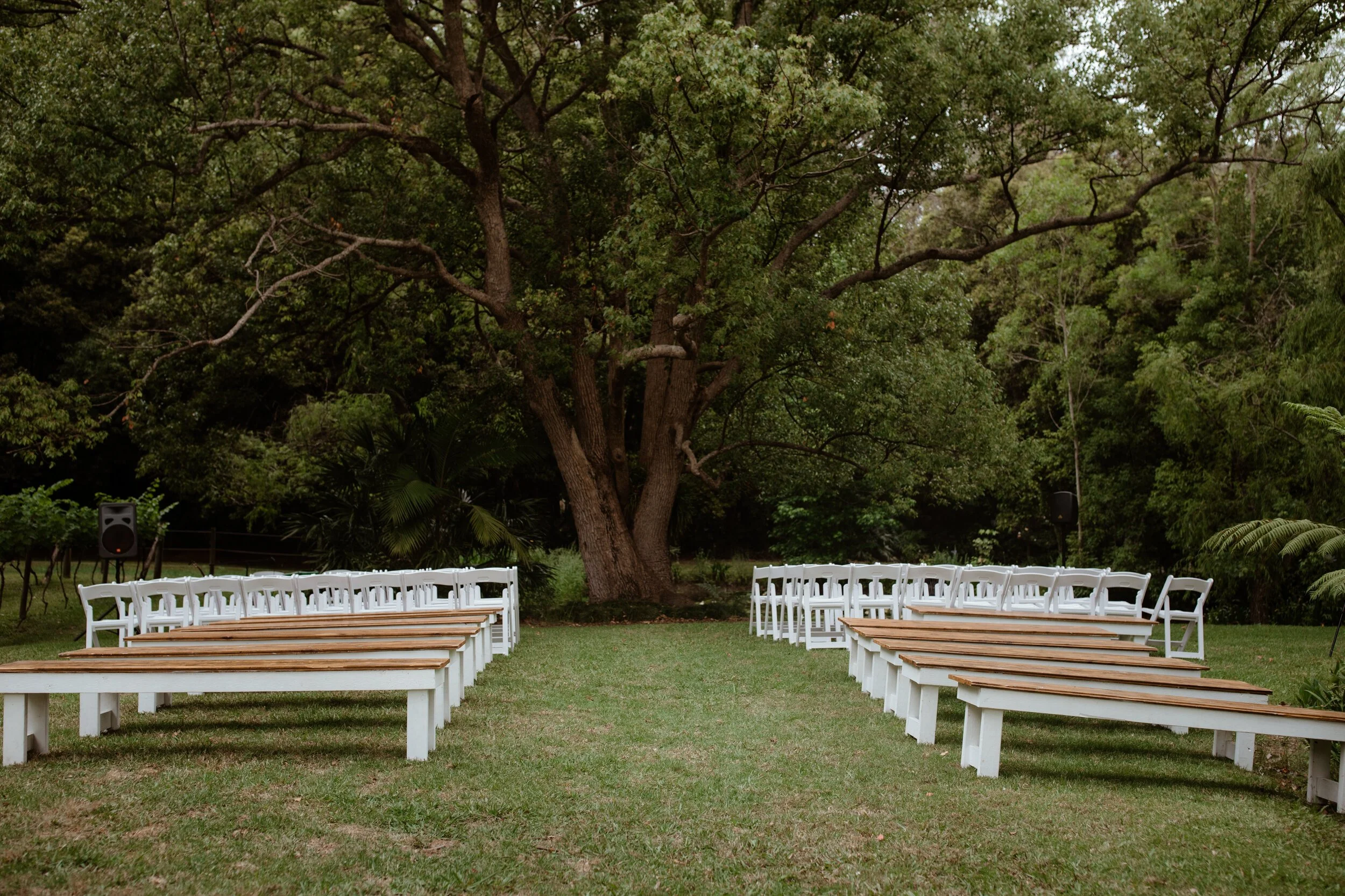 outdoor white and wood bench