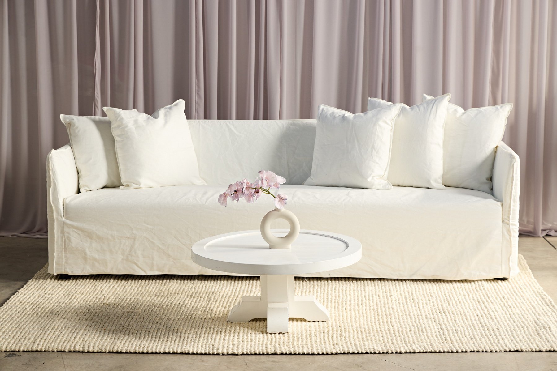 como sofa styled white