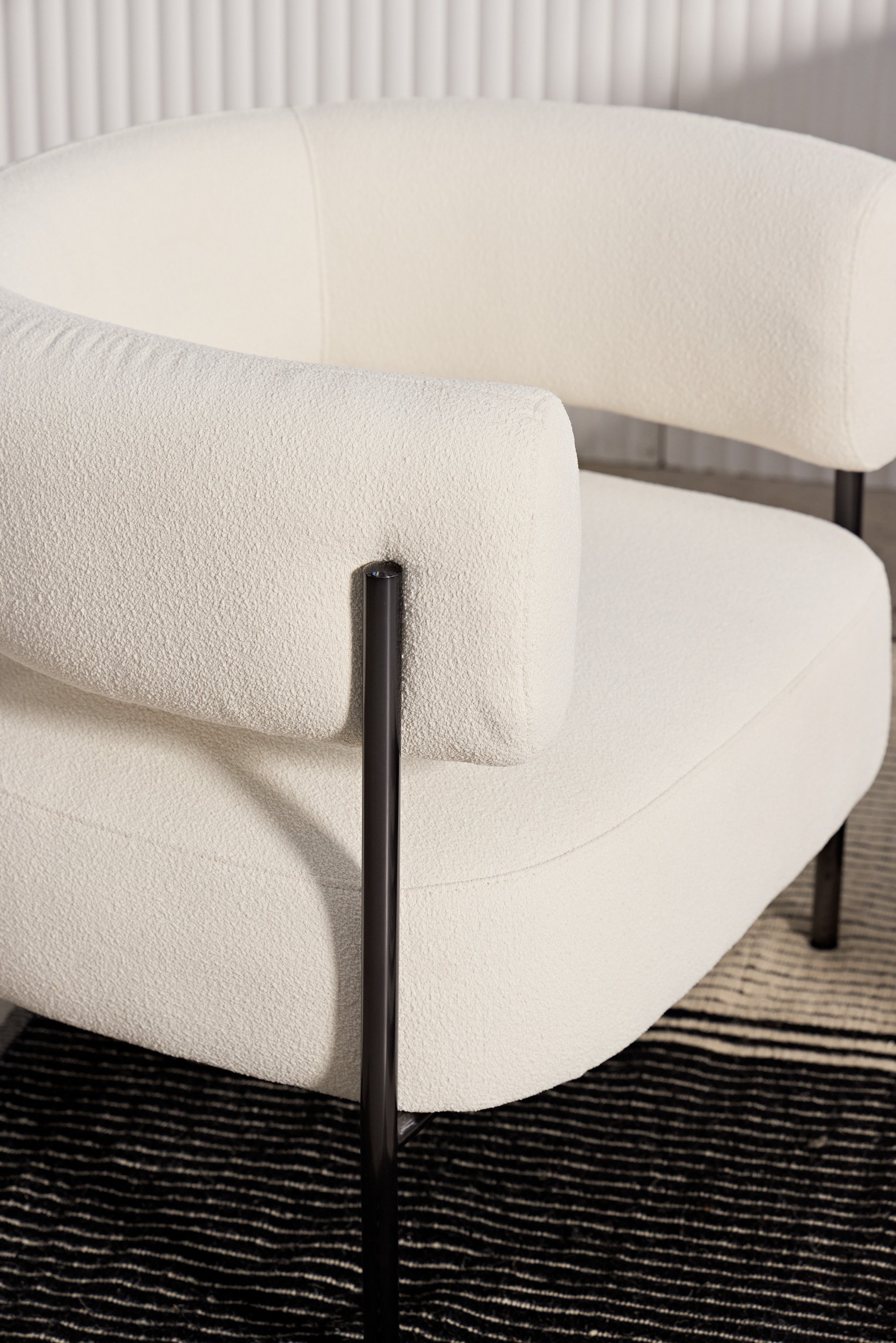 blanc chair white