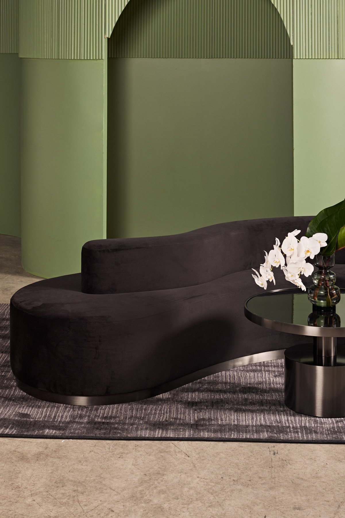Black cortina lounge