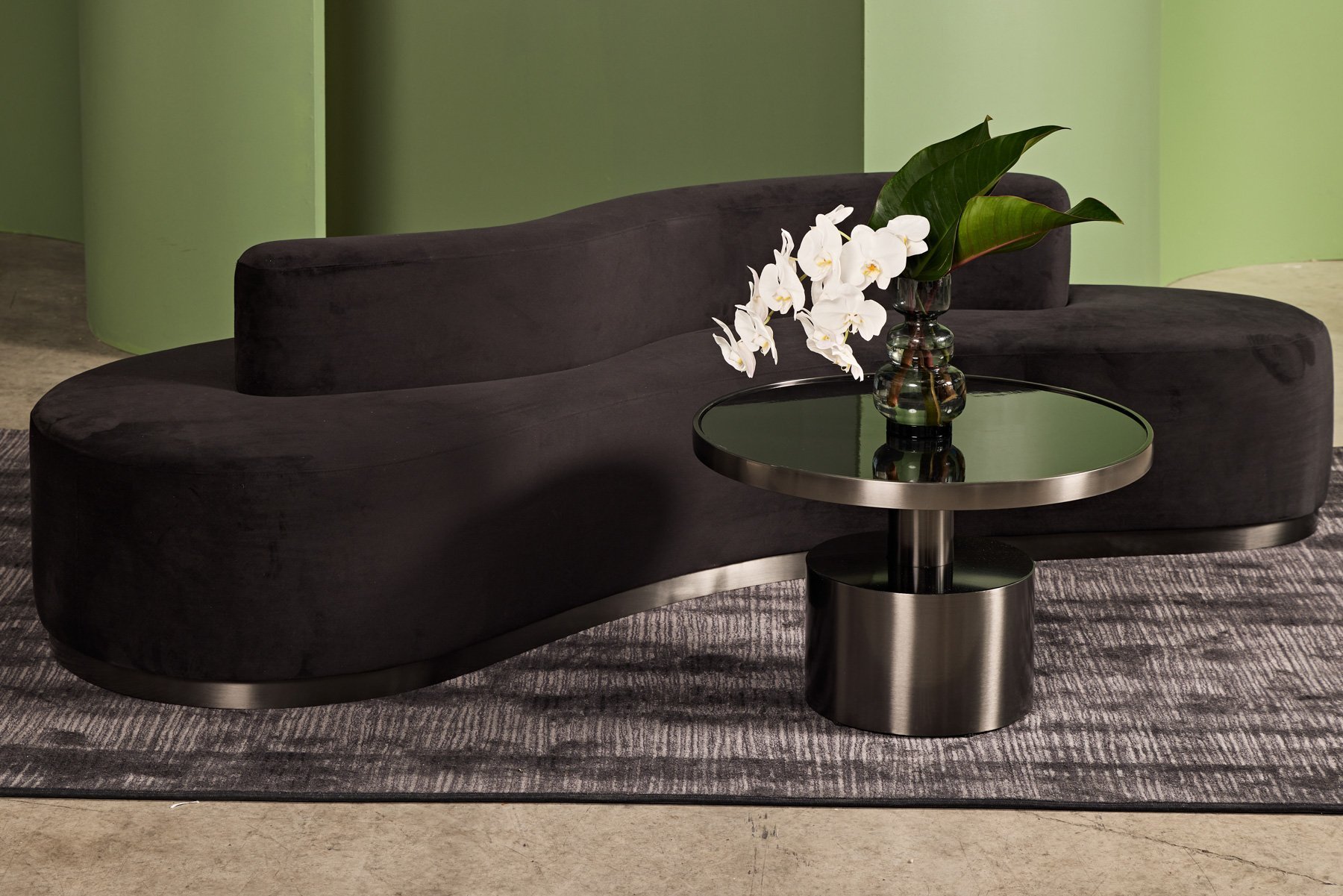 Black cortina sofa