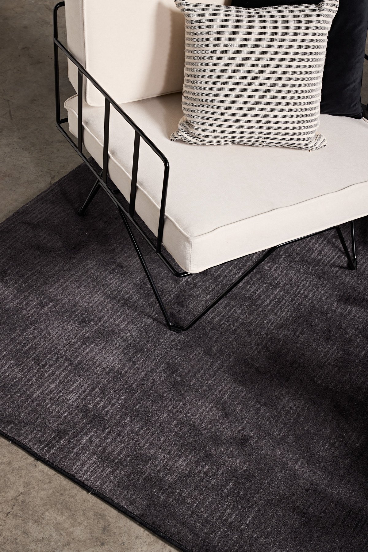 ora black rug