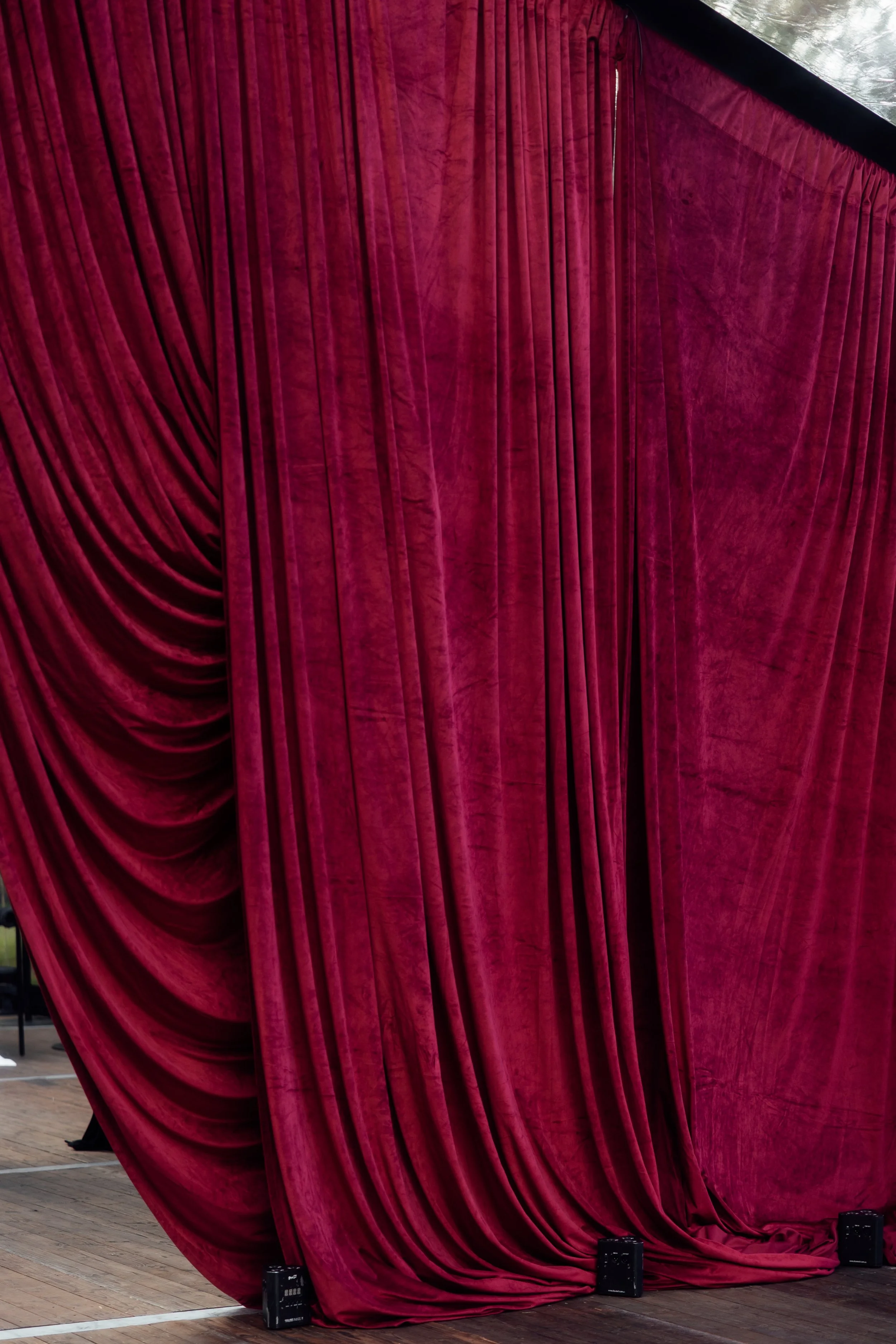 Draping by Simply Seated