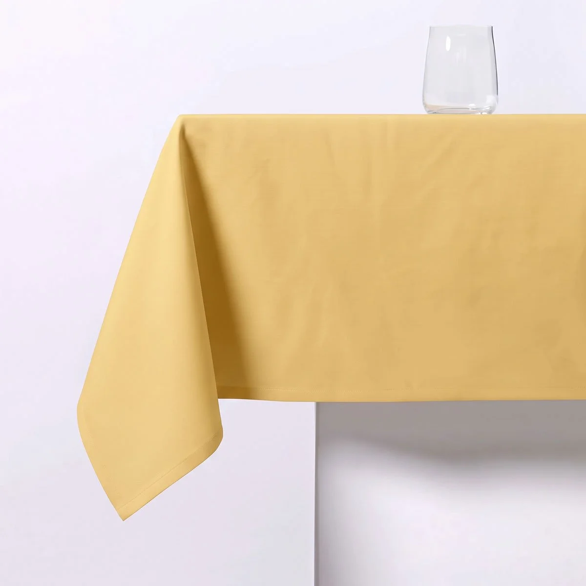 LightYellowTableCloth2.jpg