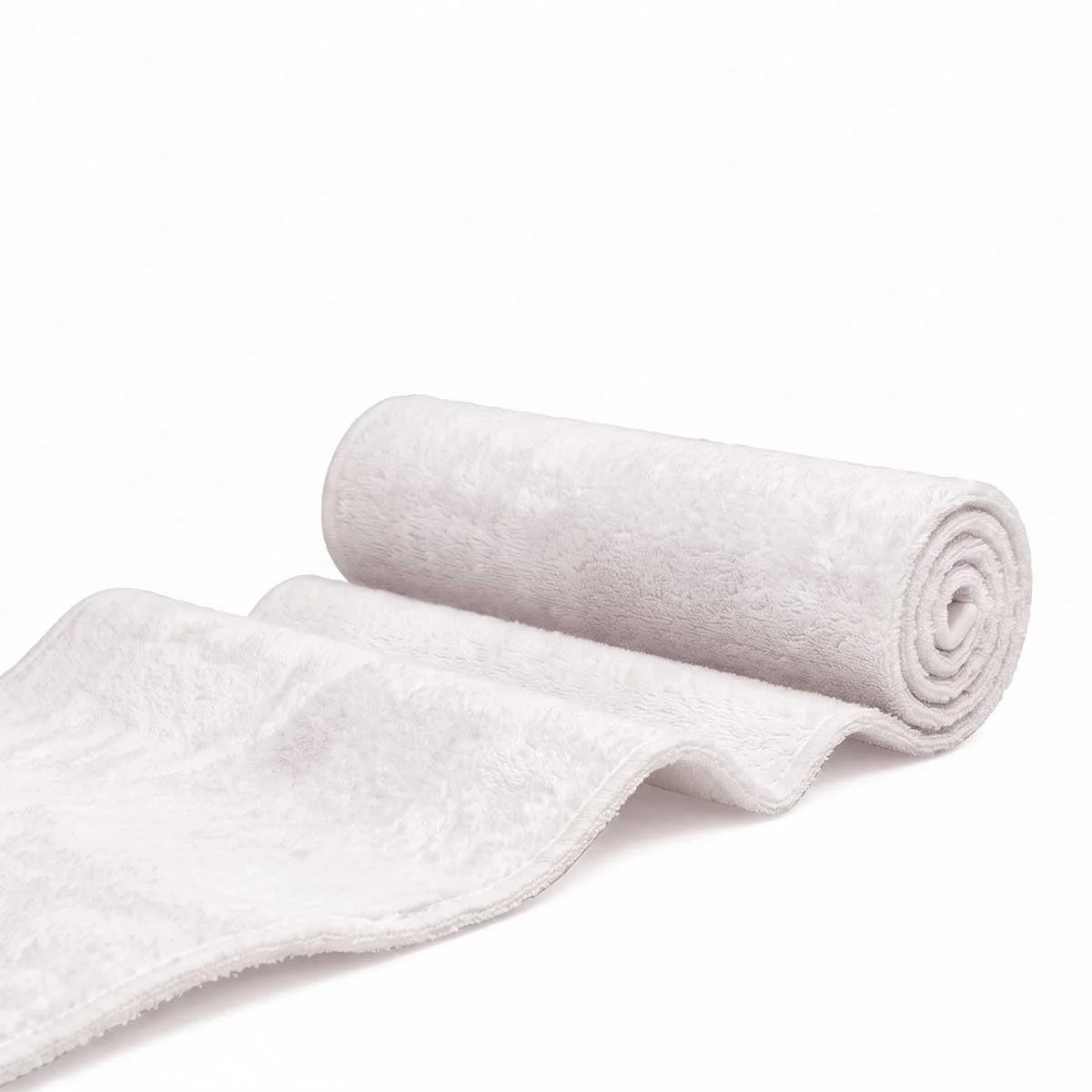 WHITE CARPET