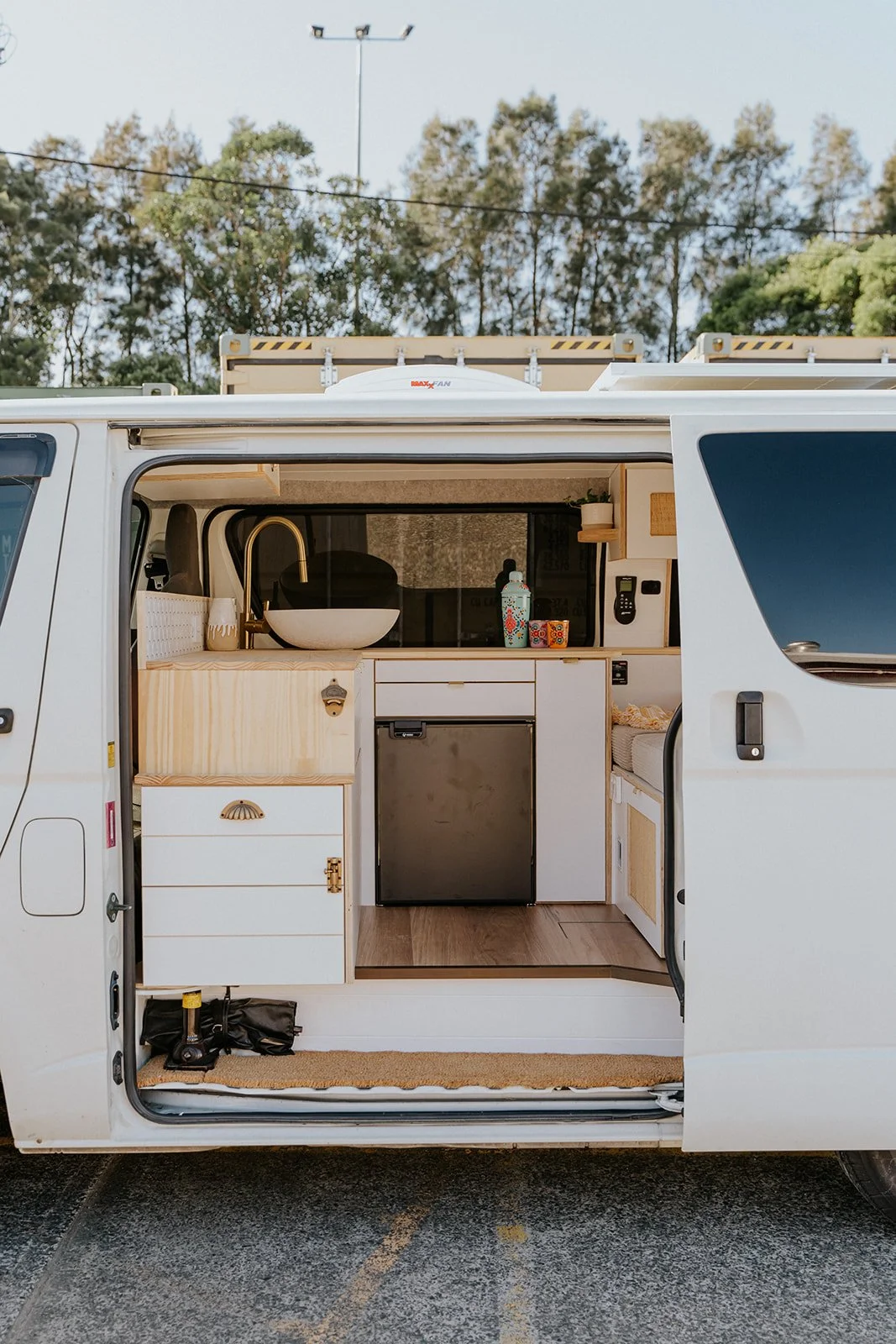 SCVF - Hiace 1-9.jpg