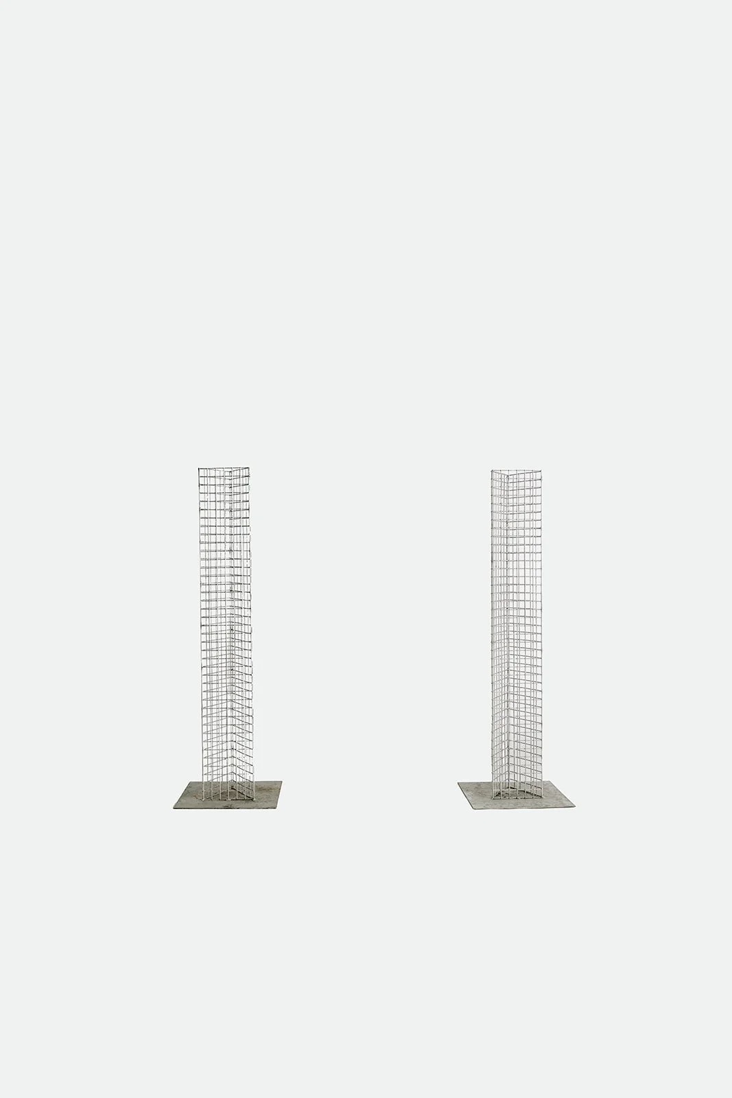 Mesh towers for flowers