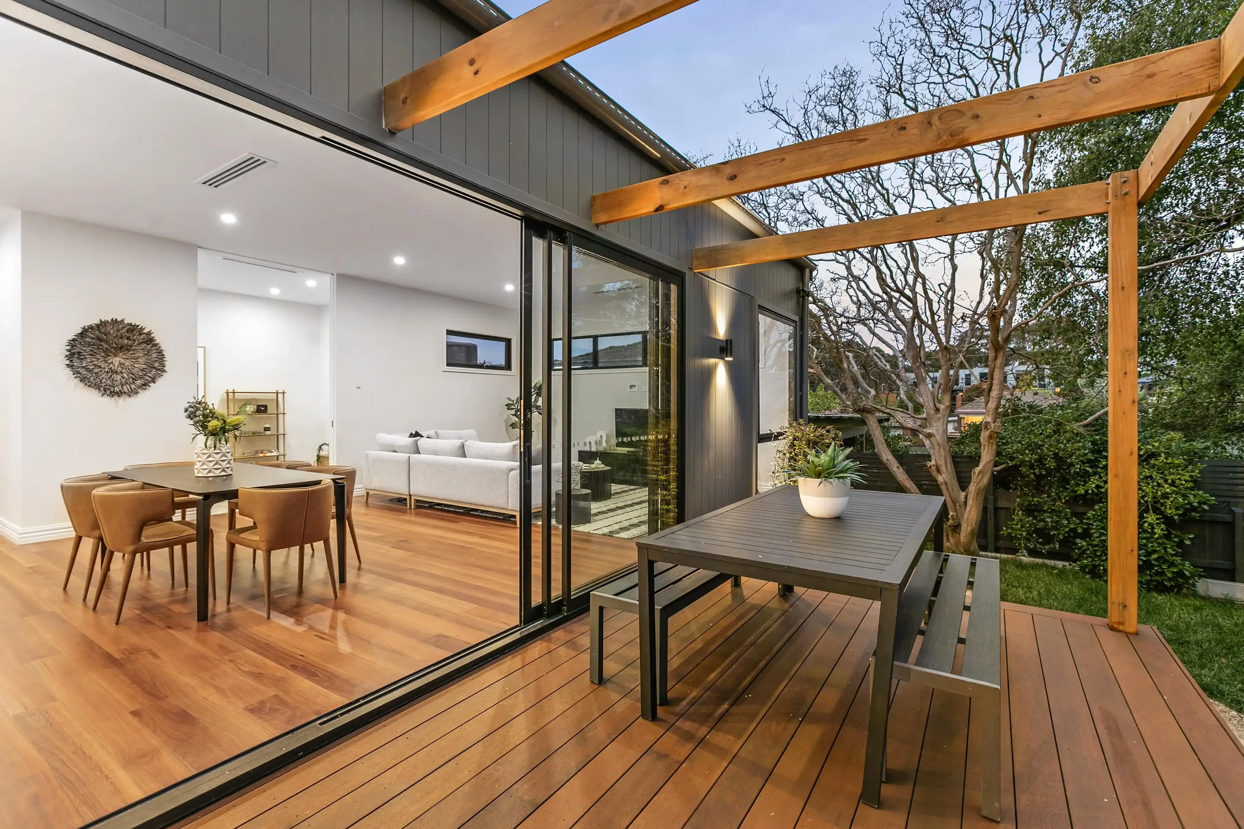 Heritage residential extension in Heidelberg by Dean McCredden Architect.