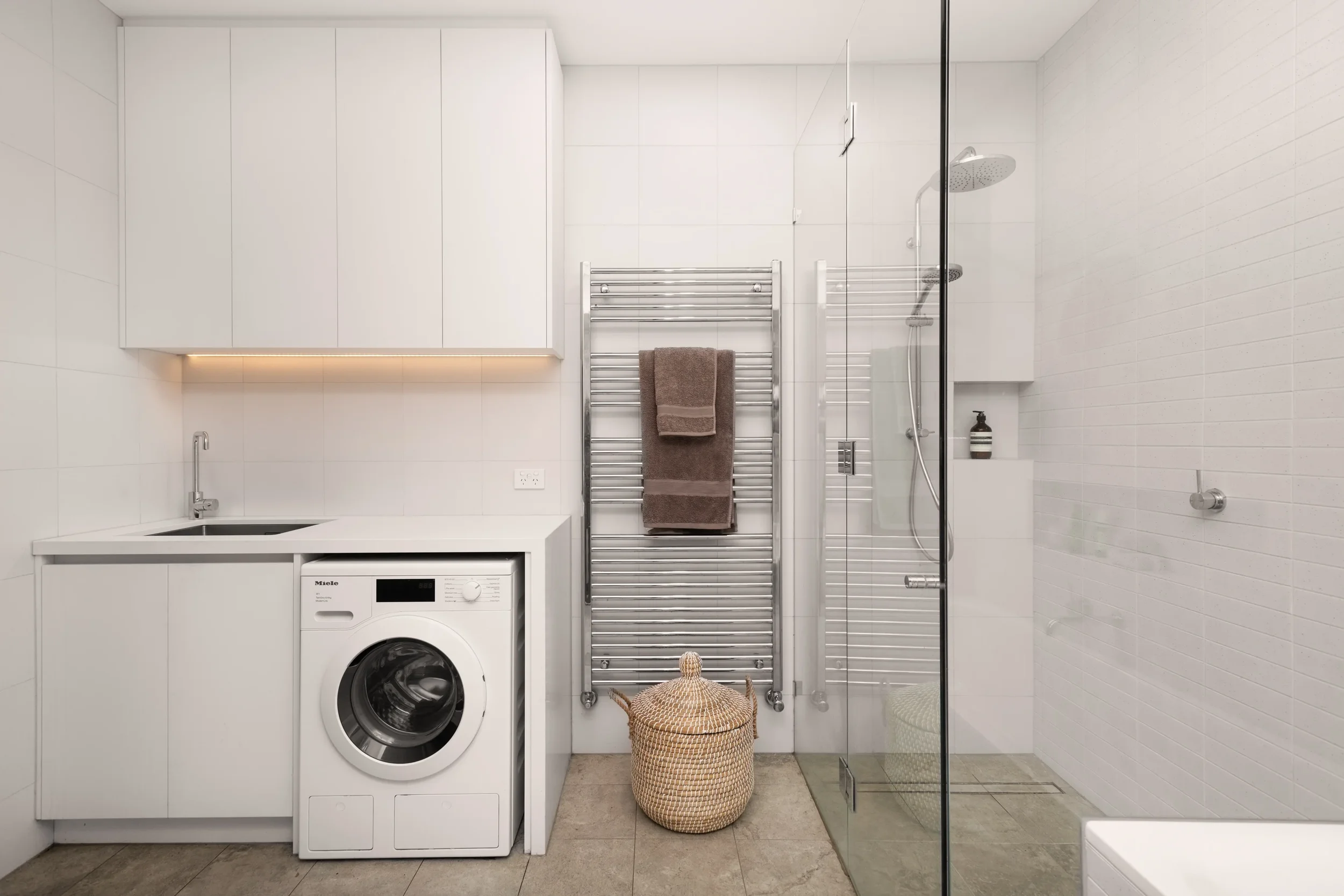 Modern residential laundry in Fitzroy by Dean McCredden Architect.
