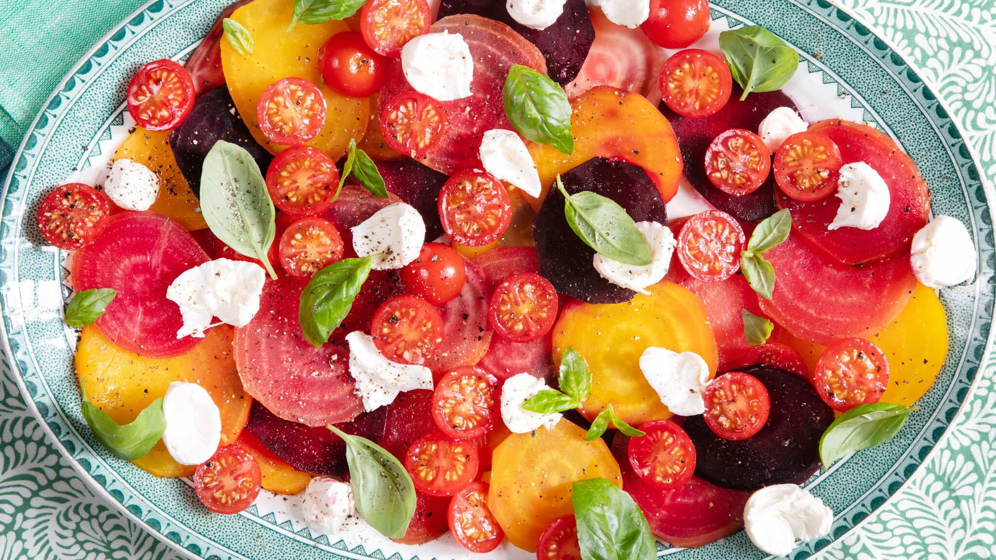 GeorgiaGlynnSmith-Mary-Berry-Everyday-beetroot-salad-15416,huge.1687388161.jpg