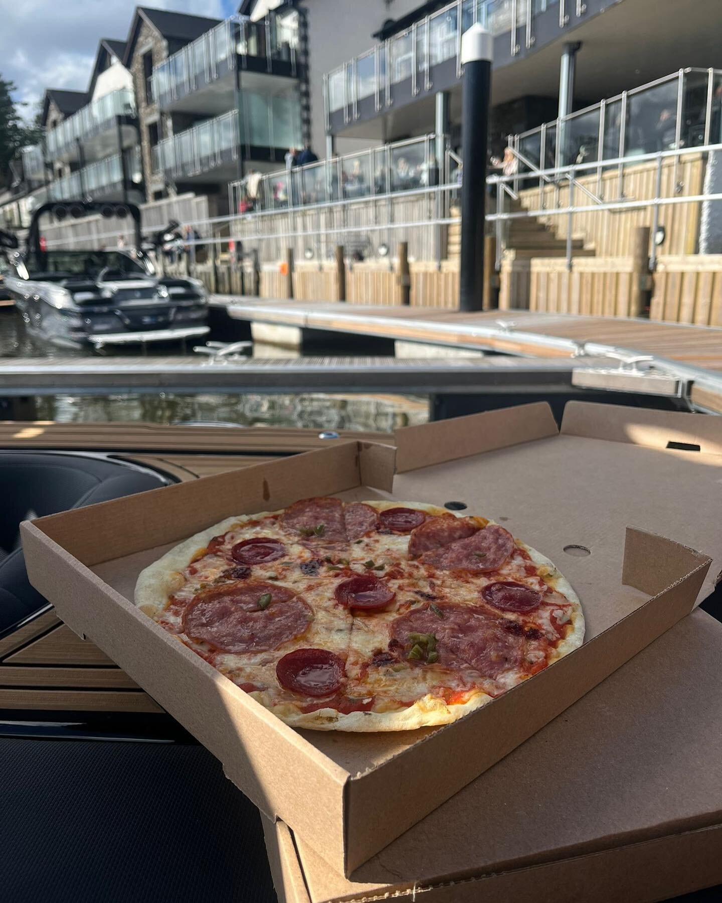 It&rsquo;s a good day for a boat day 👀☀️takeaway pizza available all bank holiday weekend at The Boathouse 🍕⚓️