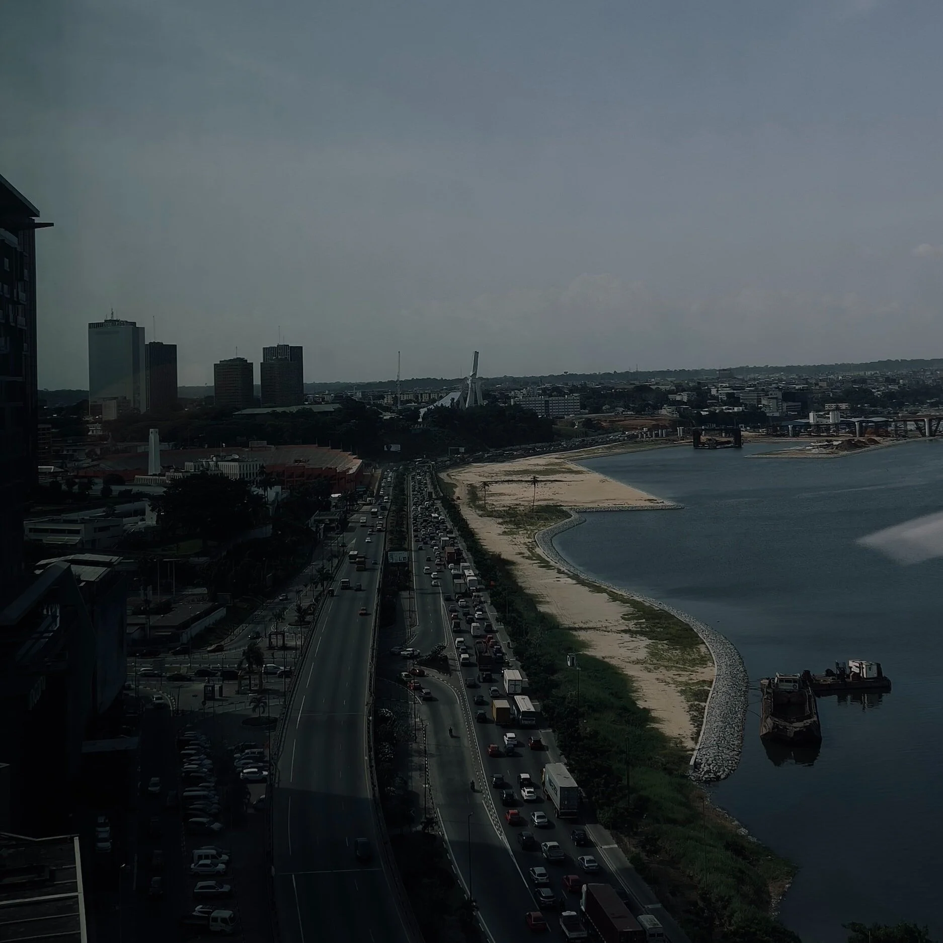 Abidjan. Chimp photography tour. Wildlife photography tour Africa