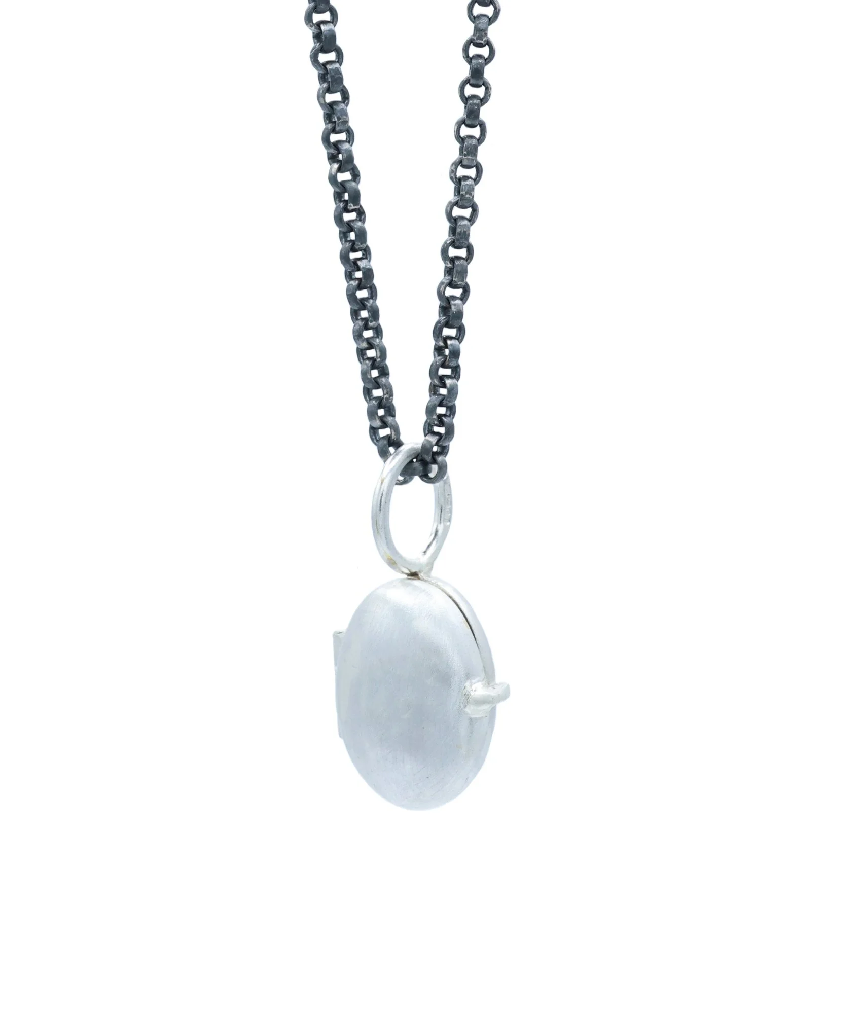 flower locket closed .jpg