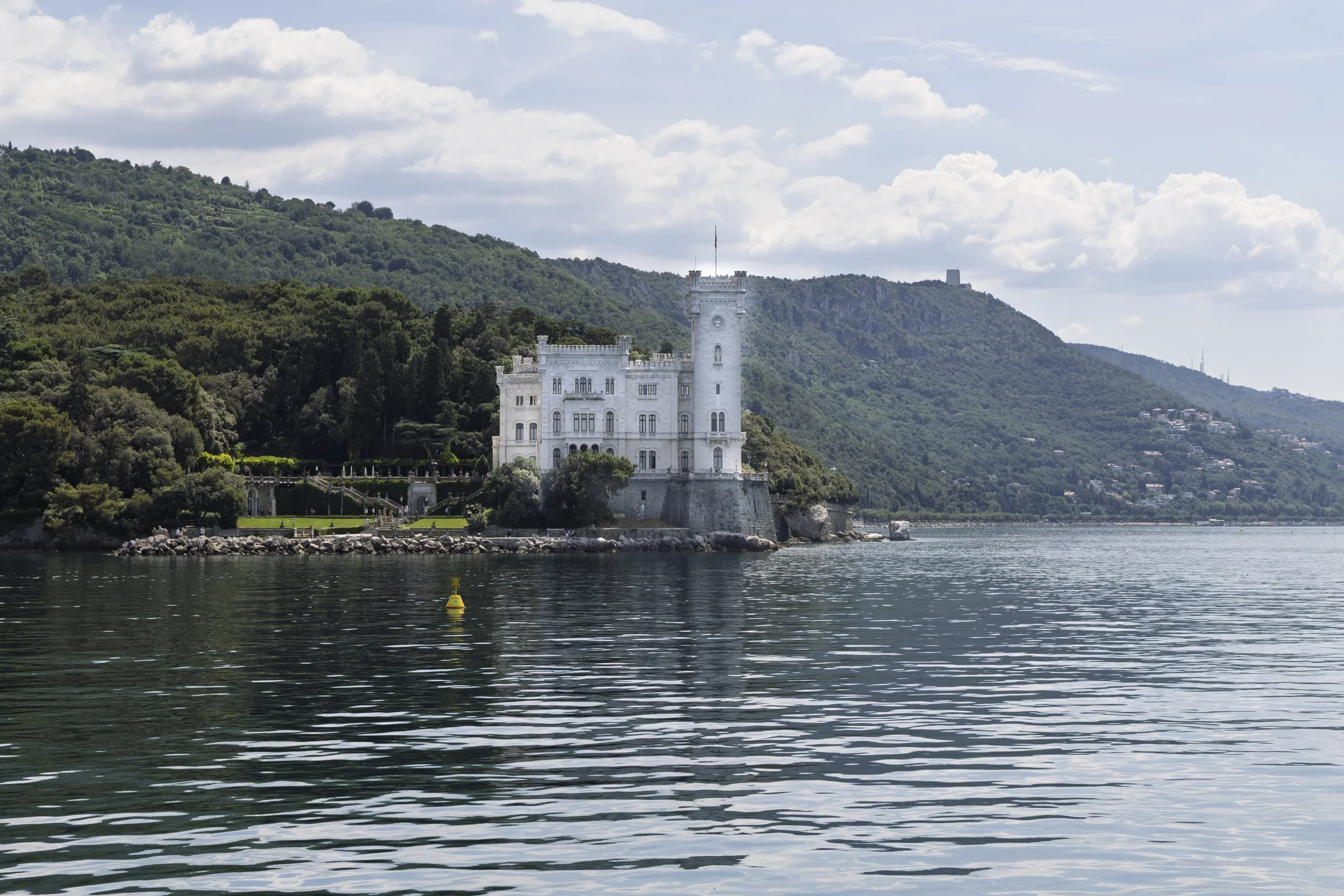 Walking from the Port to the Castle