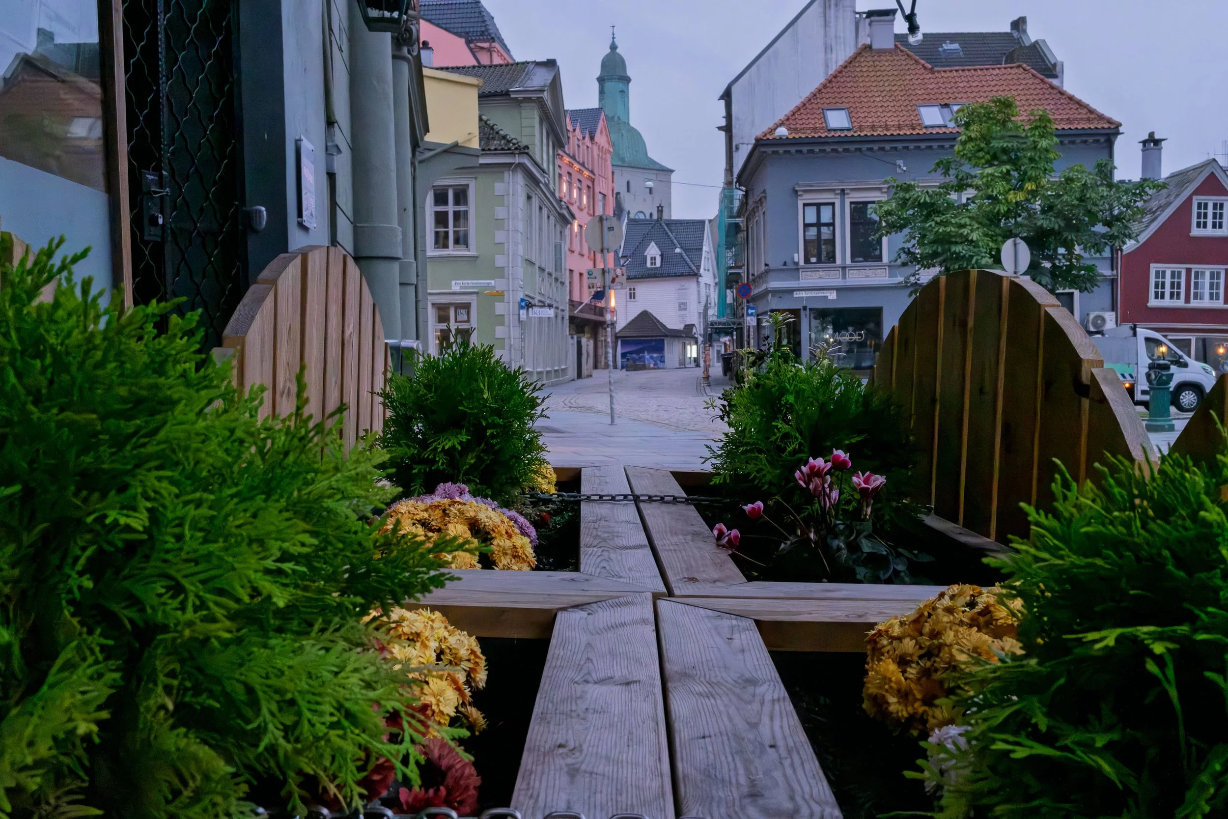 Flowery Seating in Bergen