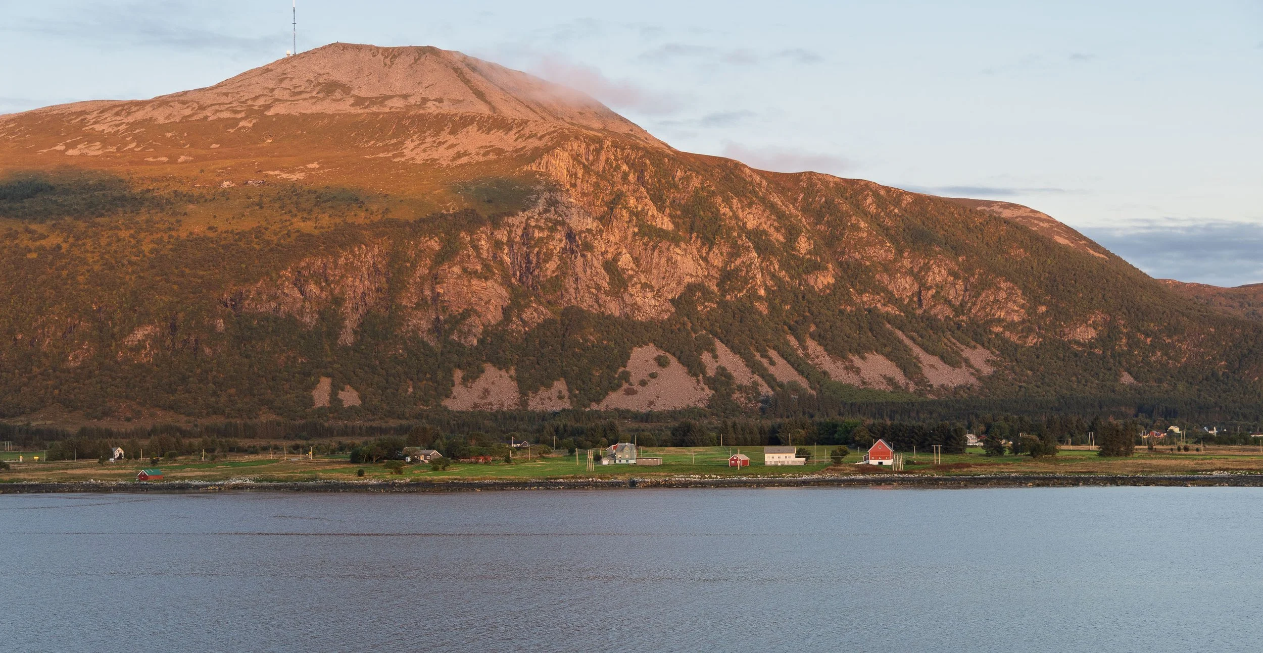 Late afternoon after leaving Geraingerfjord 