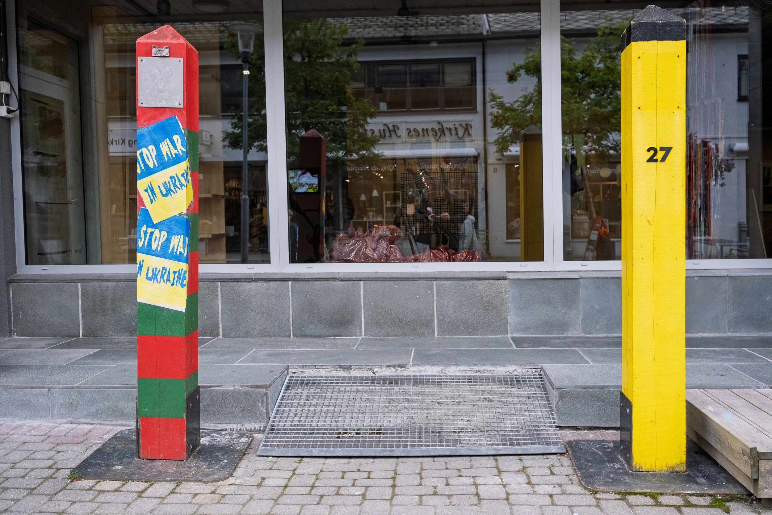 Norwegian and Russian Border Markers