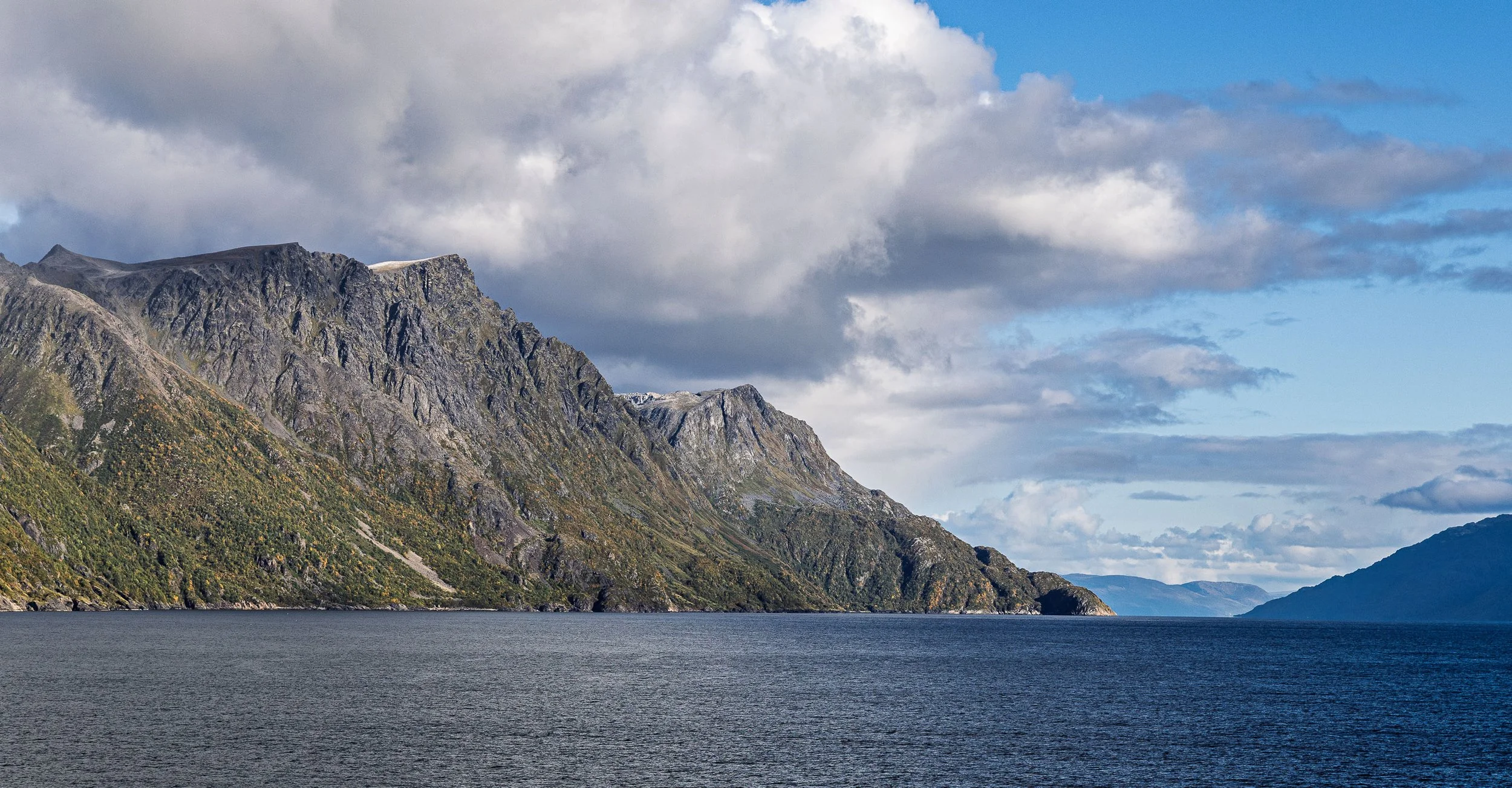 Approaching Oksfjord