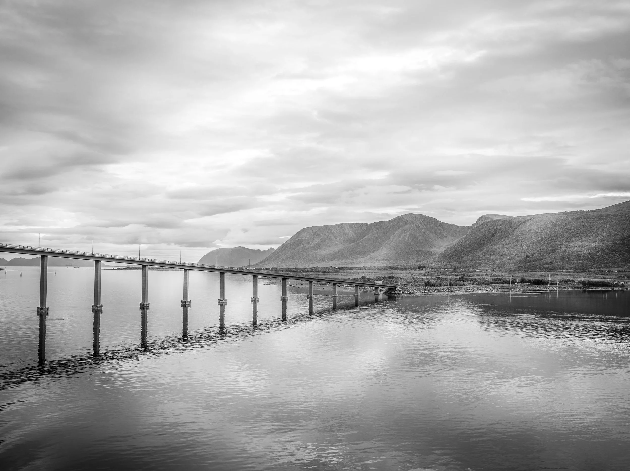 BW of Andoy Bridge