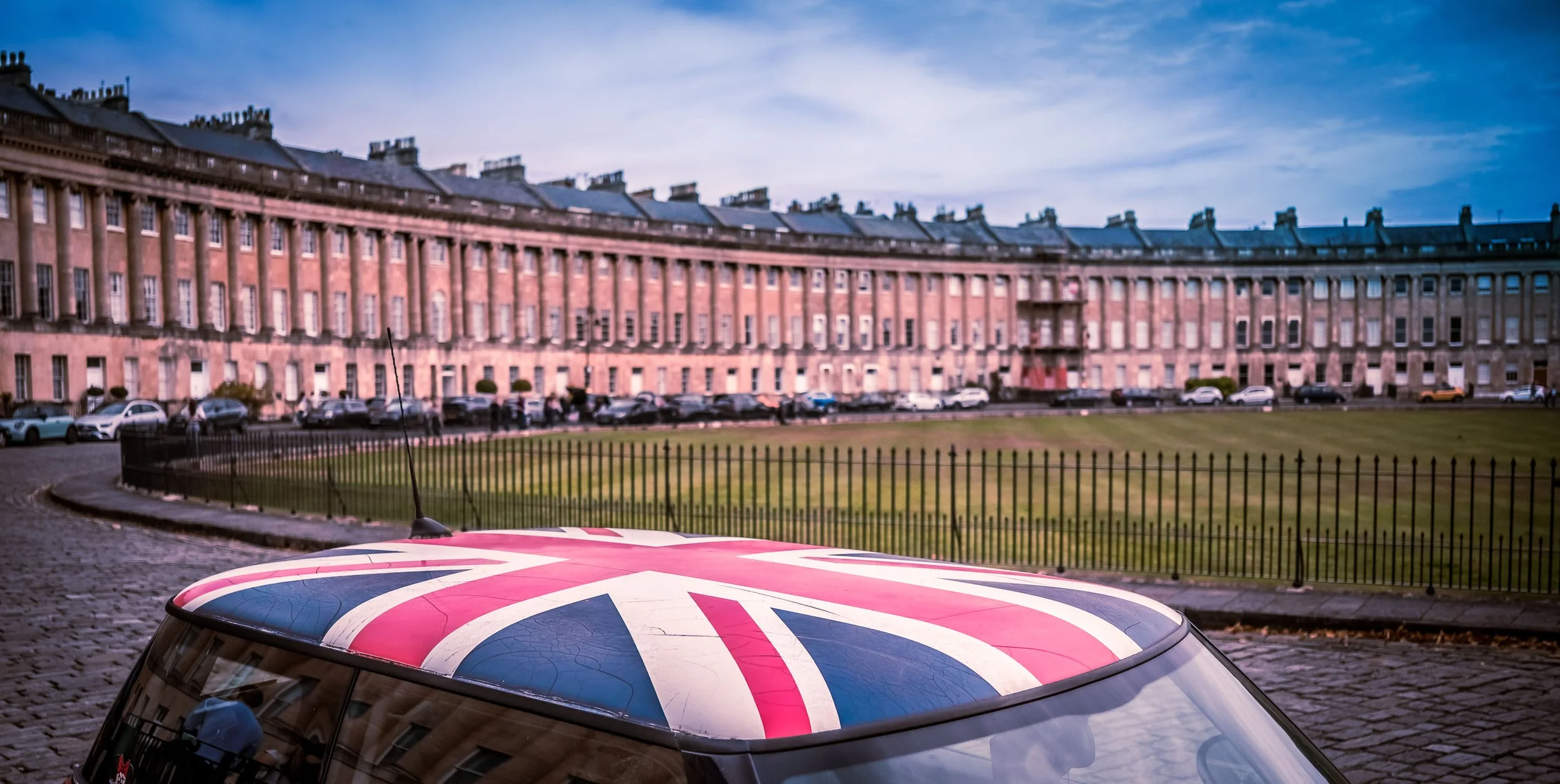 Mini in the Crescent