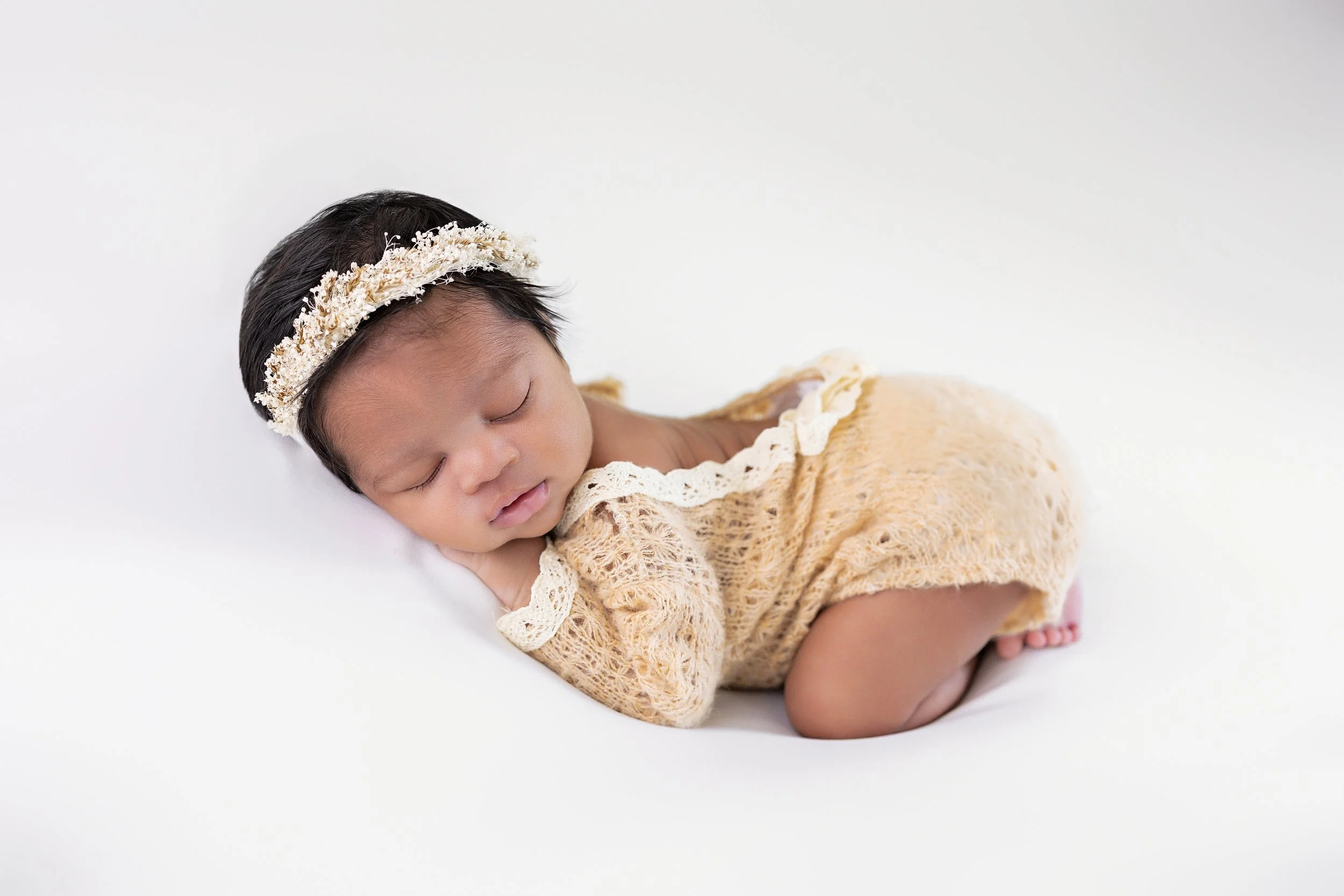 WELCOME LITTLE ONE: A NEWBORN STUDIO SESSION AT EL AND EM PHOTOGRAPHY