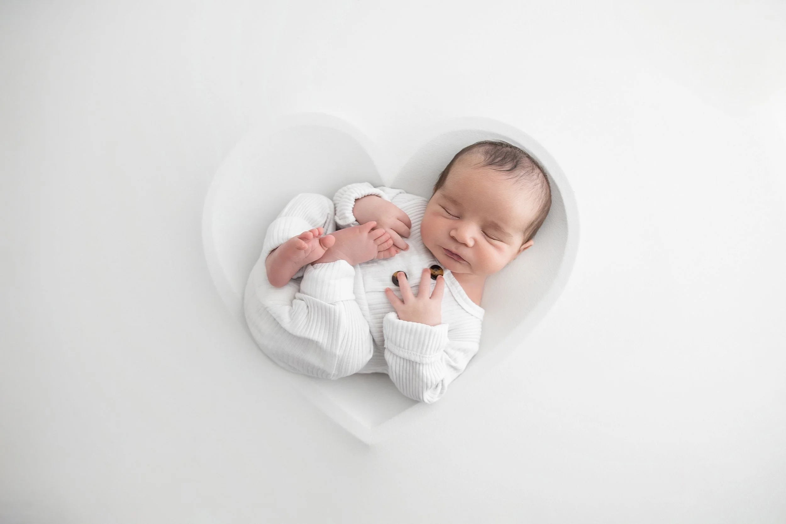 rochester-hills-newborn-photographer-baby-in-heart-bowl-el-and-em-photography.jpg
