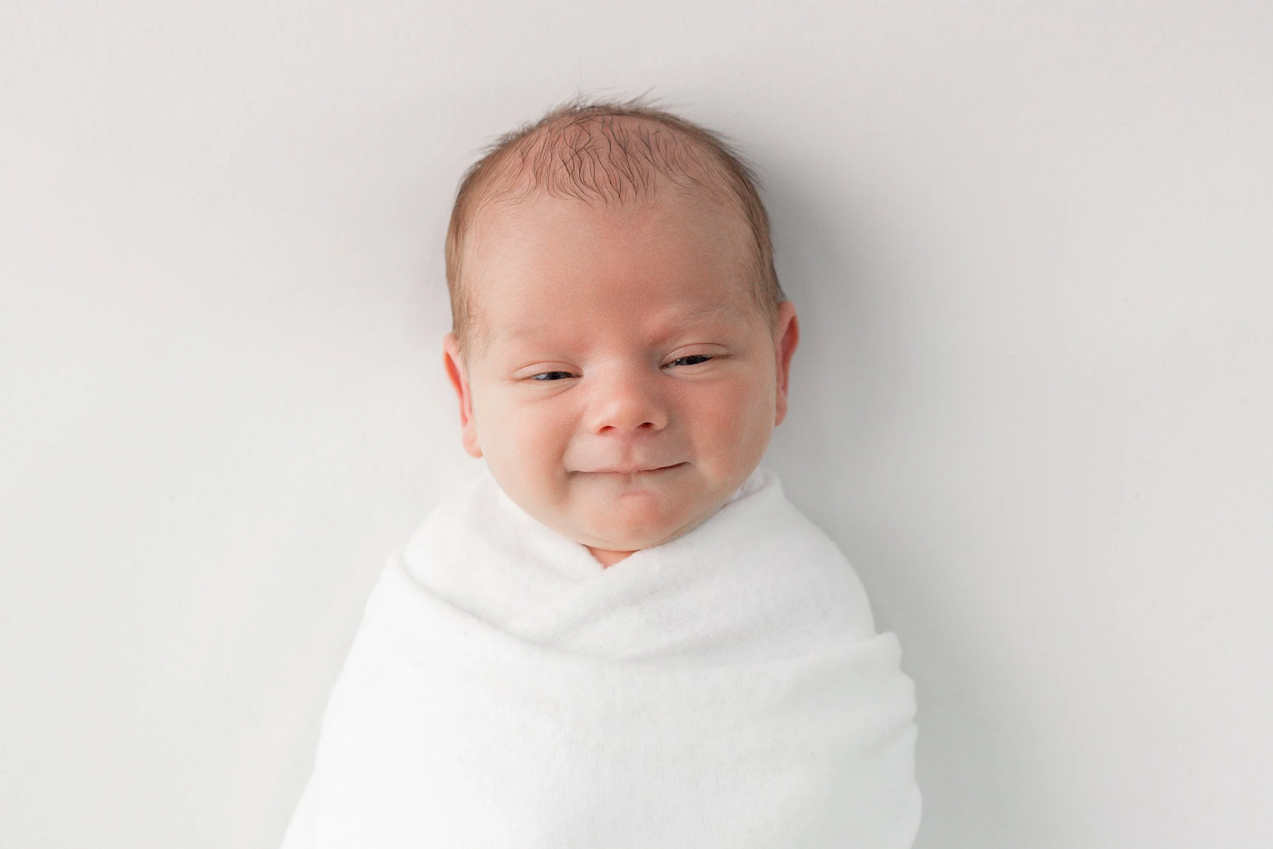 Why All-White Newborn Photography is So Timeless — El & Em Photography ...