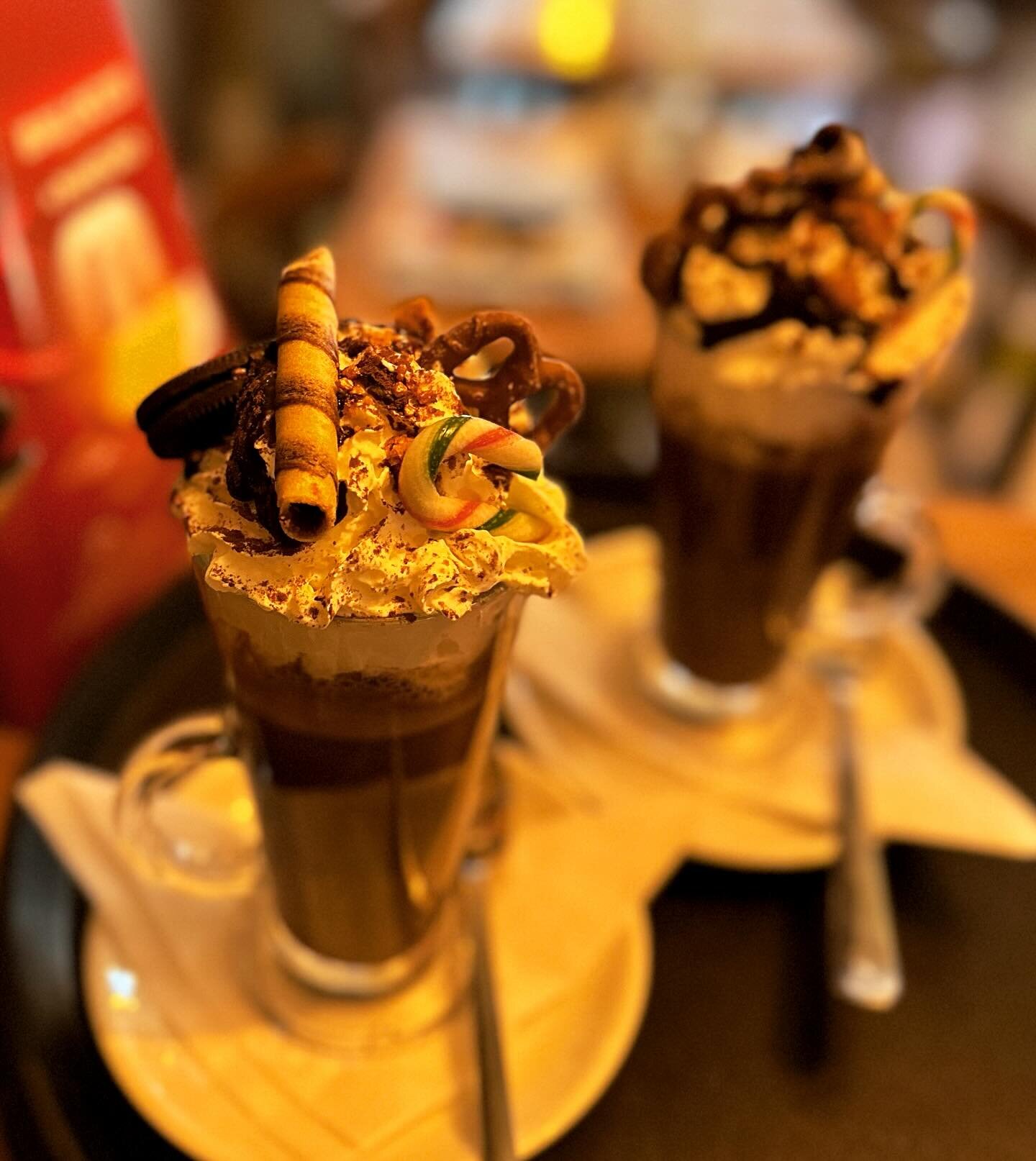 Have you had the pleasure of trying one of our hot chocolates, crowned with candy canes, biscuits, marshmallows, cream, wafer rolls and&hellip; come in to found out and indulge yourself! 🥰😳🤤✨🍫☕️🍭

#restaurant #cafe #brighton #brightonrestaurant 